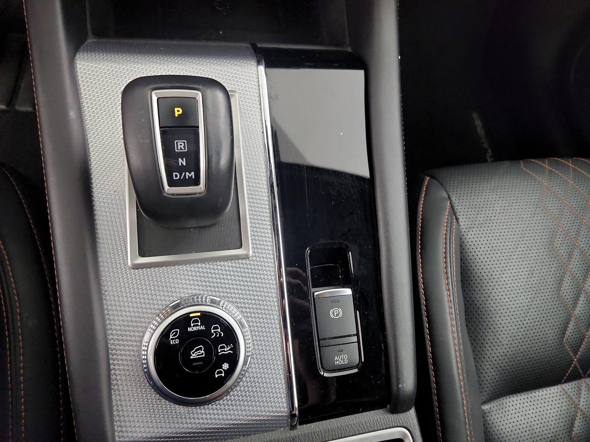 Thumbnail: 2023 Mitsubishi Outlander - 17
