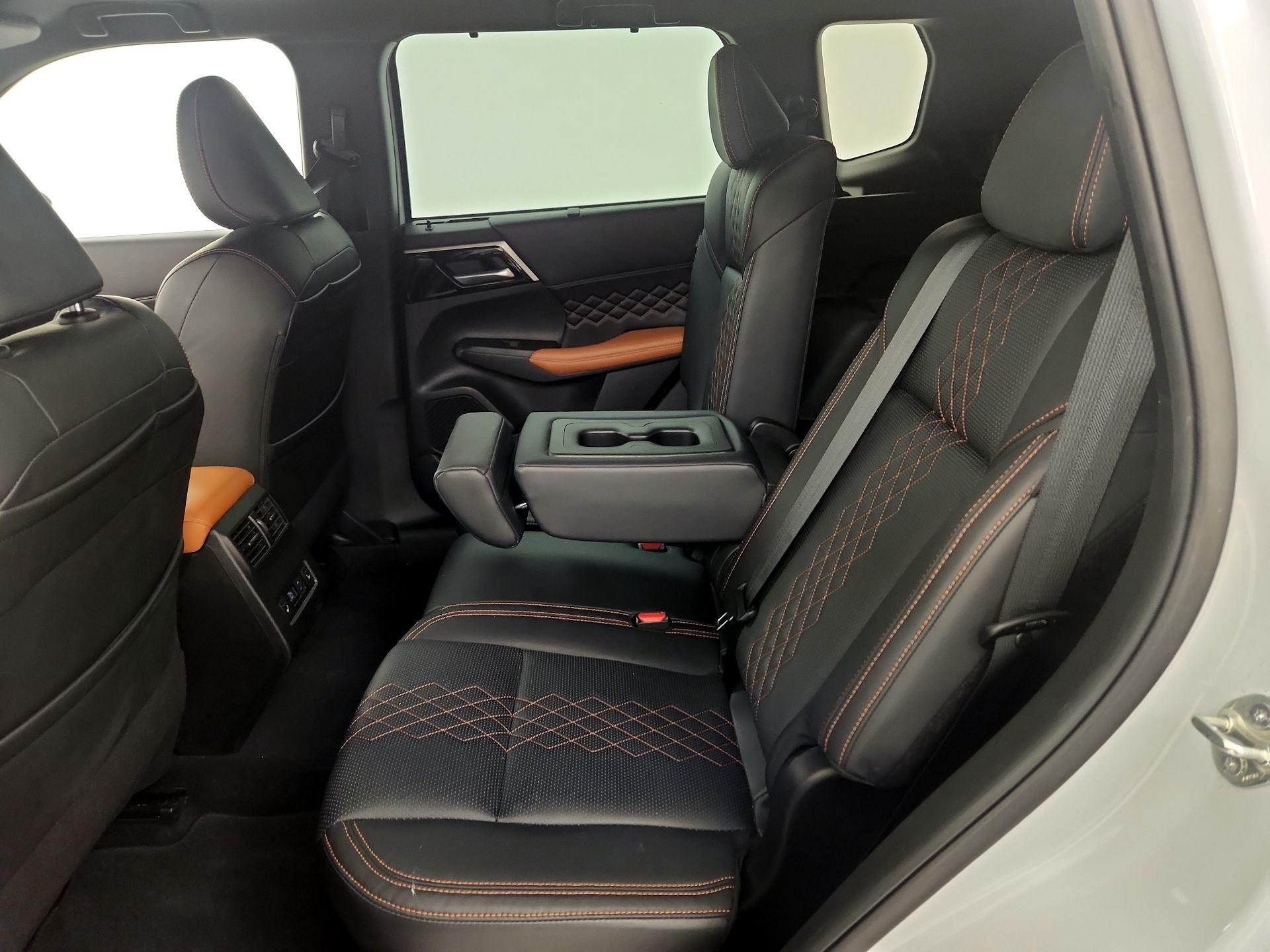 Thumbnail: 2023 Mitsubishi Outlander - 19