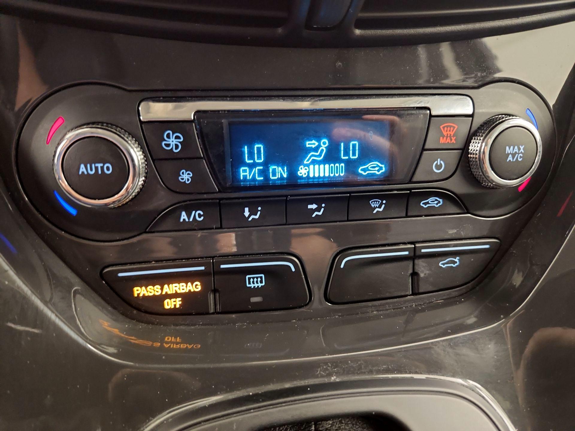 Thumbnail: 2015 Ford Escape - 16