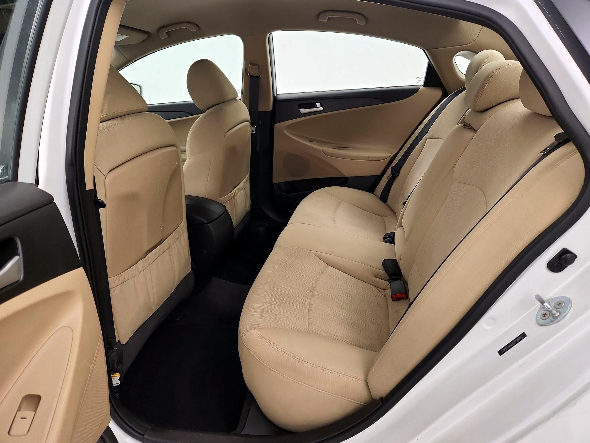 Thumbnail: 2013 Hyundai Sonata - 18