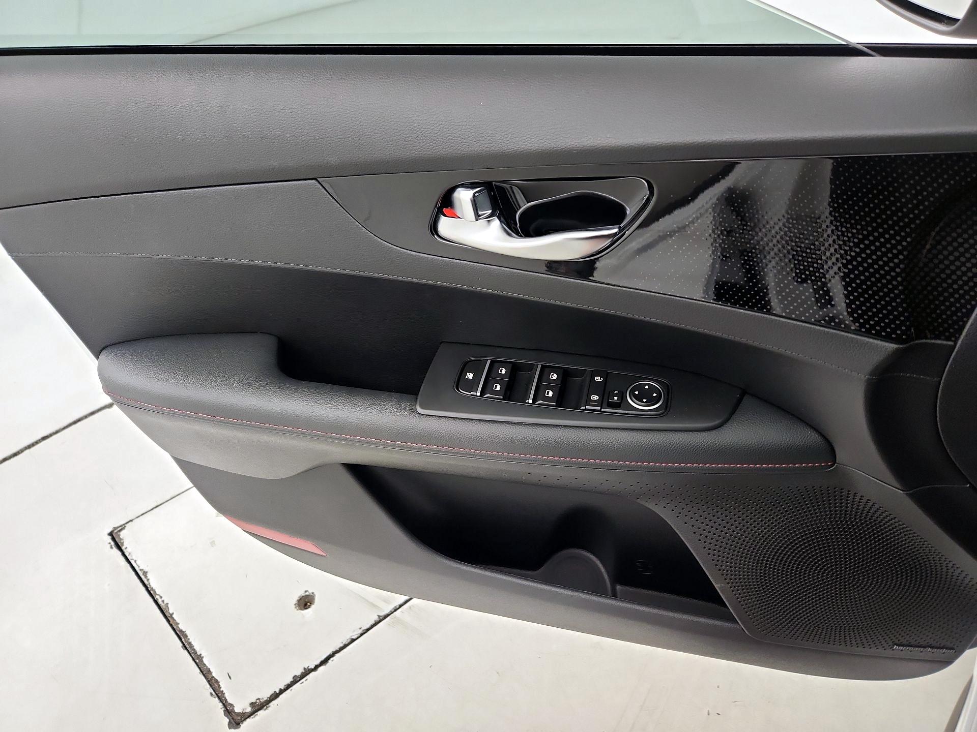 Thumbnail: 2024 Kia Forte - 12