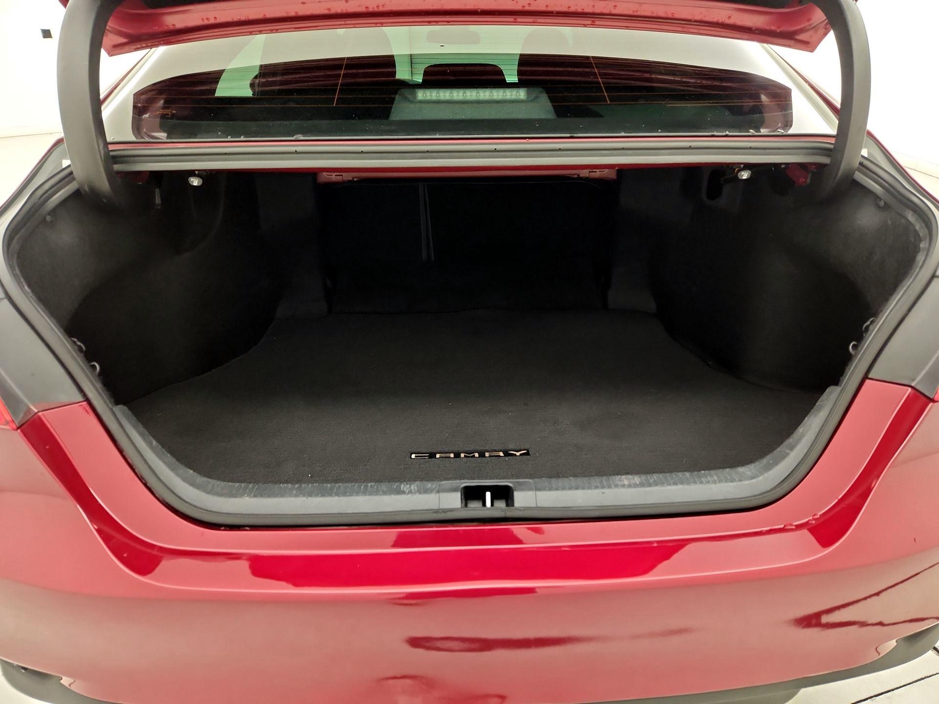 Thumbnail: 2018 Toyota Camry - 20