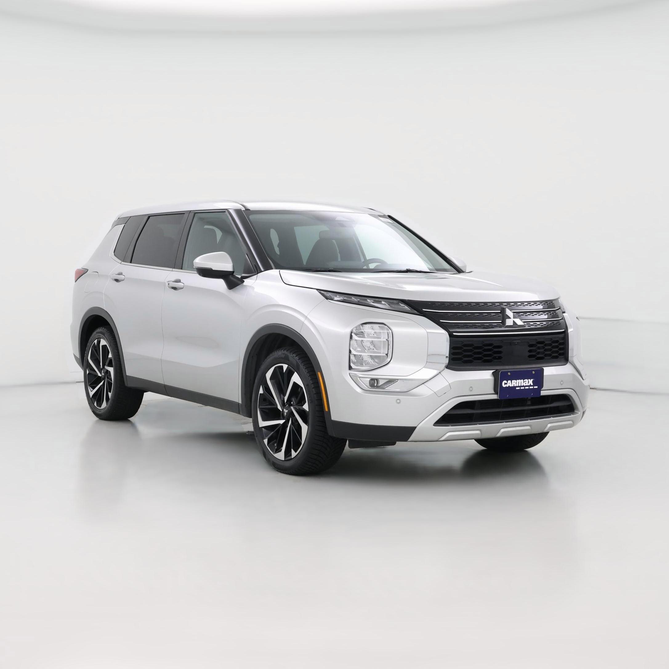Thumbnail: 2023 Mitsubishi Outlander - 1
