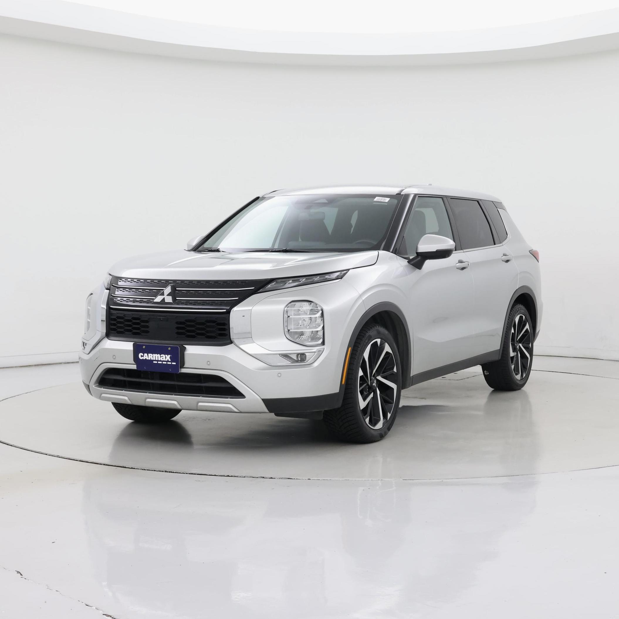 Thumbnail: 2023 Mitsubishi Outlander - 4