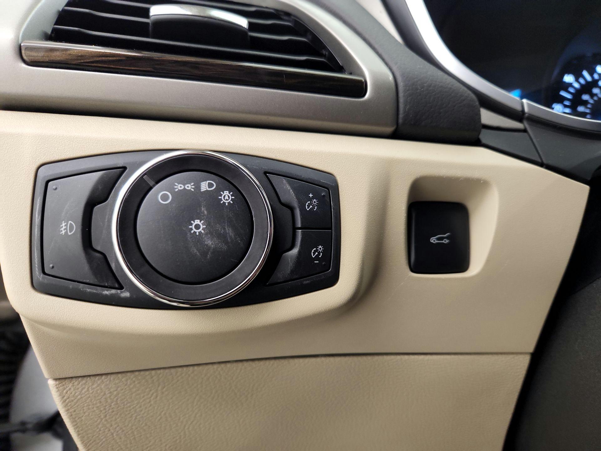 Thumbnail: 2015 Ford Fusion - 13