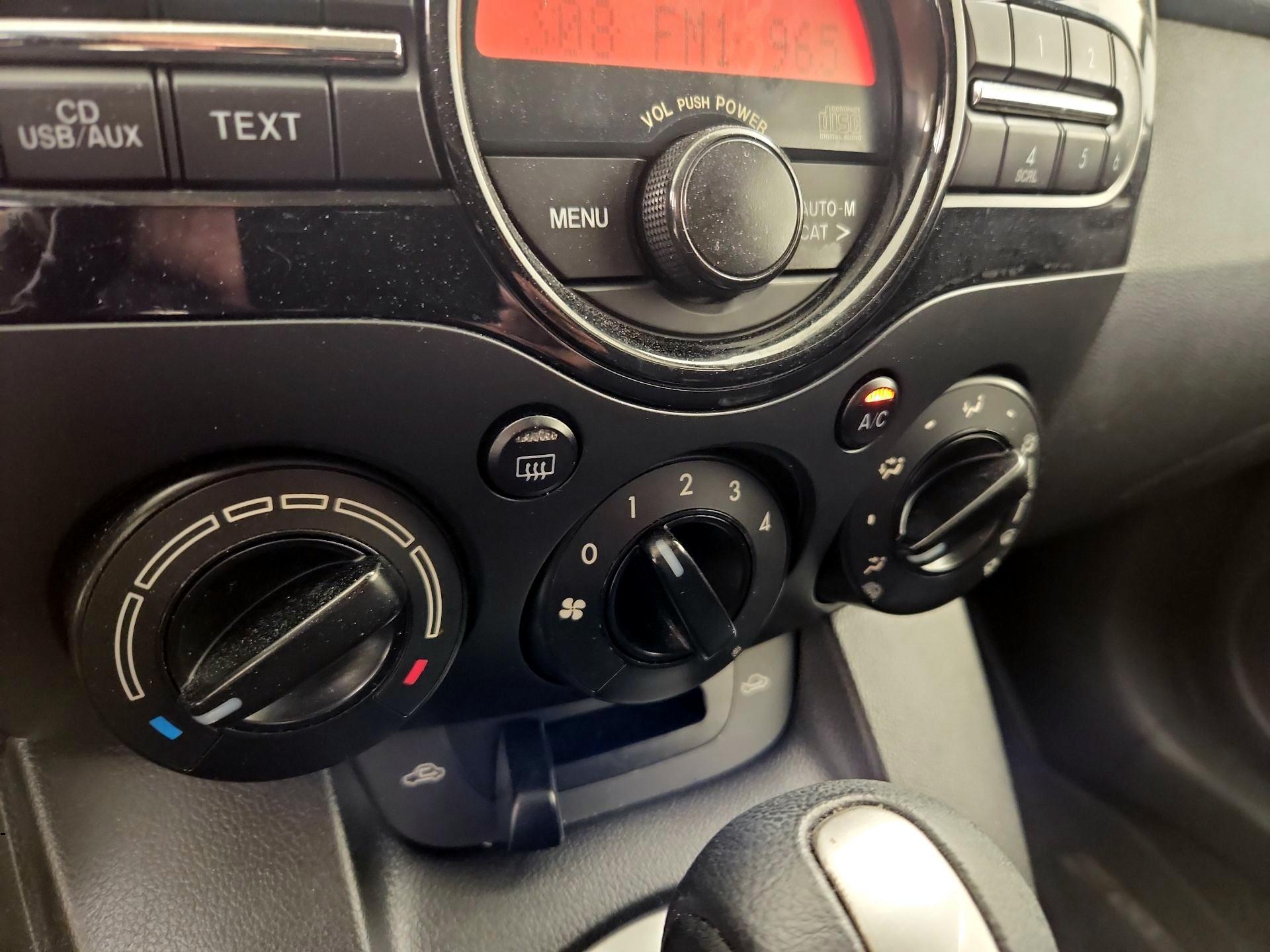 Thumbnail: 2013 Mazda Mazda2 - 15