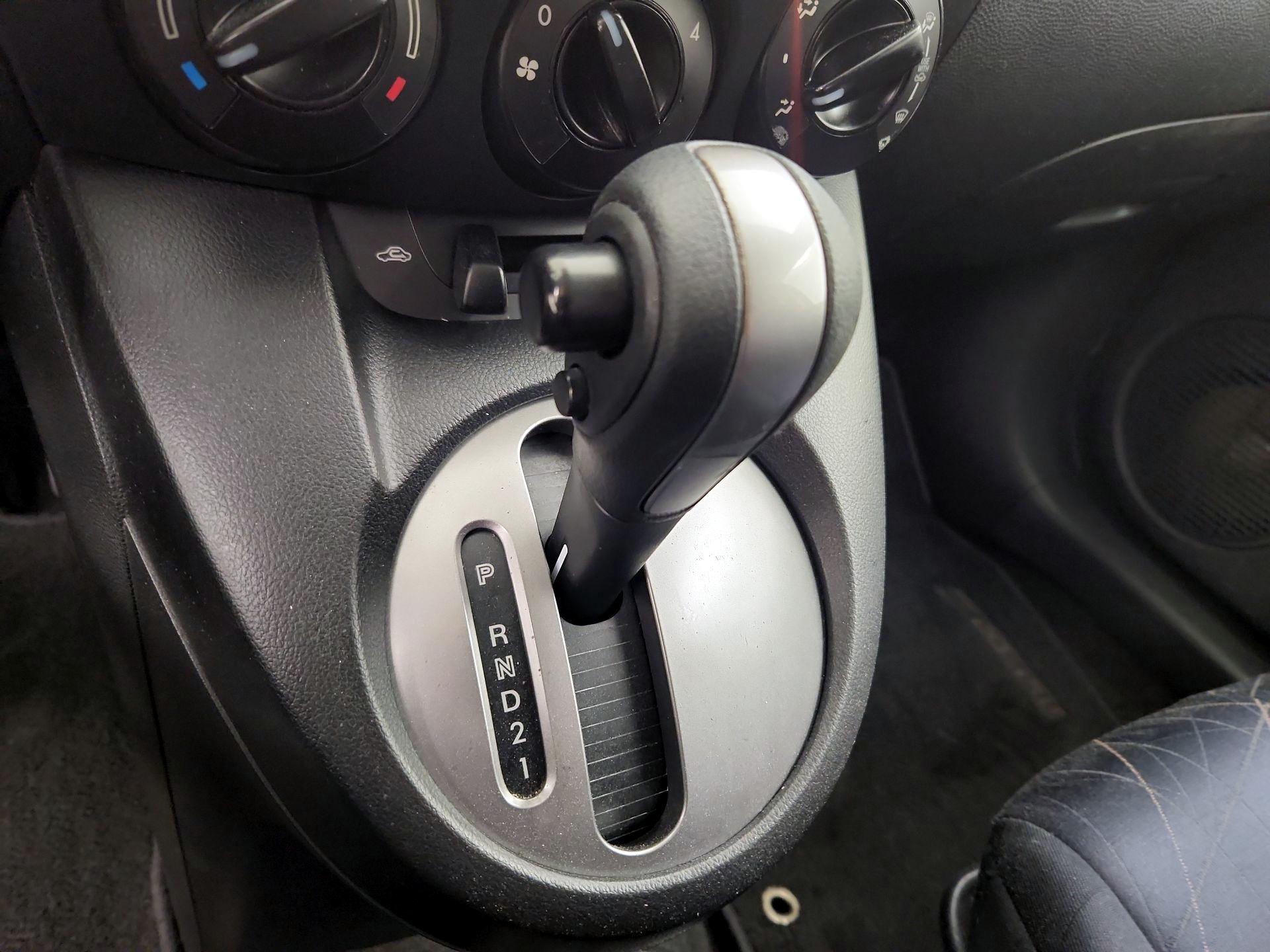 Thumbnail: 2013 Mazda Mazda2 - 16