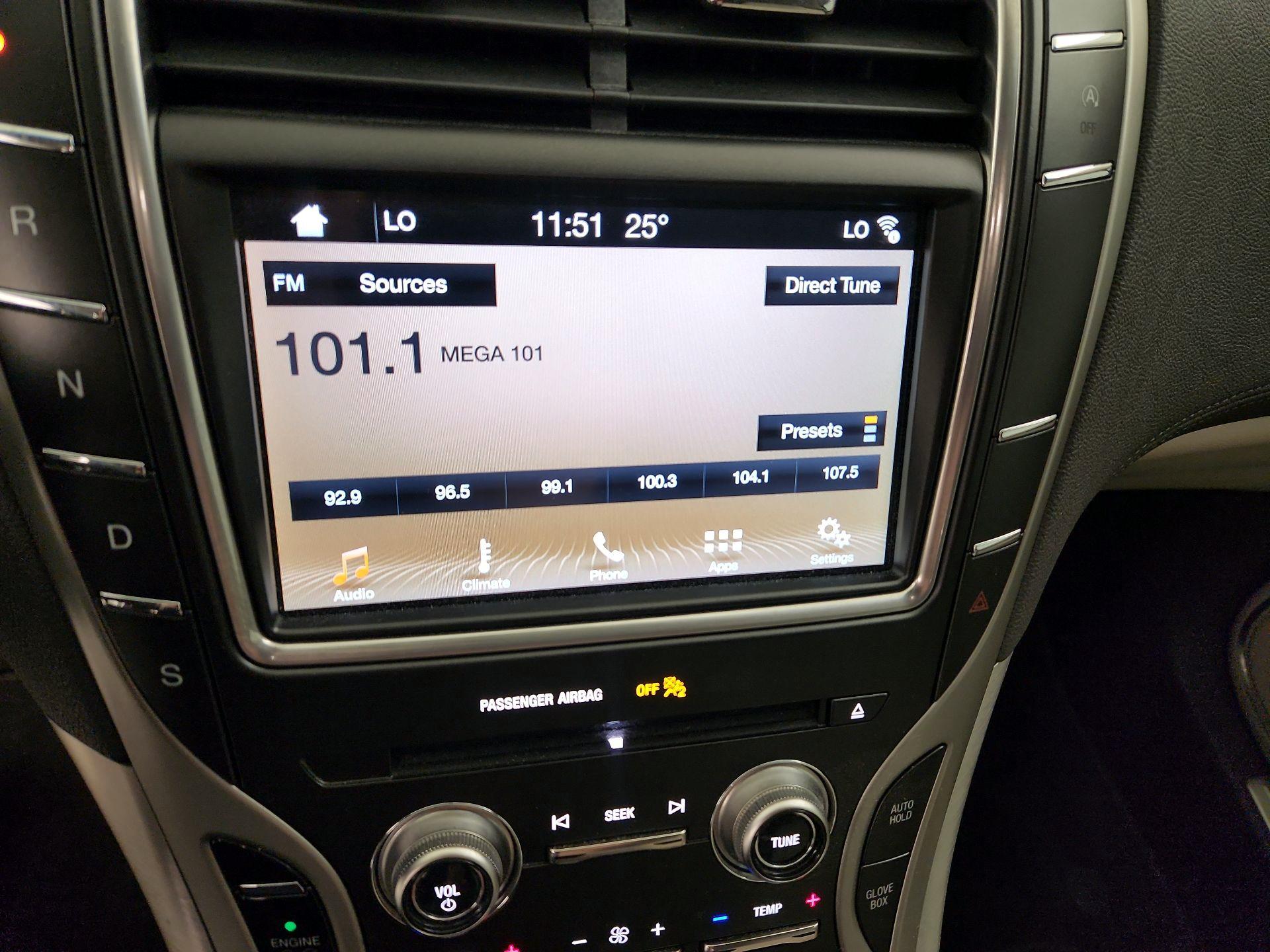 Thumbnail: 2019 Lincoln Nautilus - 15