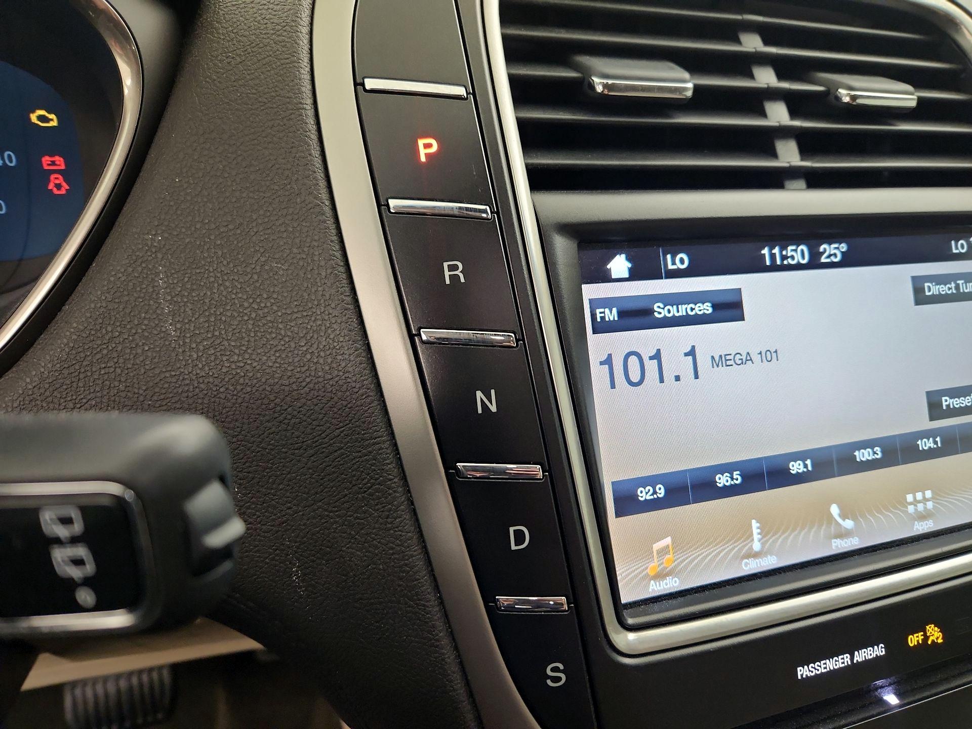 Thumbnail: 2019 Lincoln Nautilus - 17