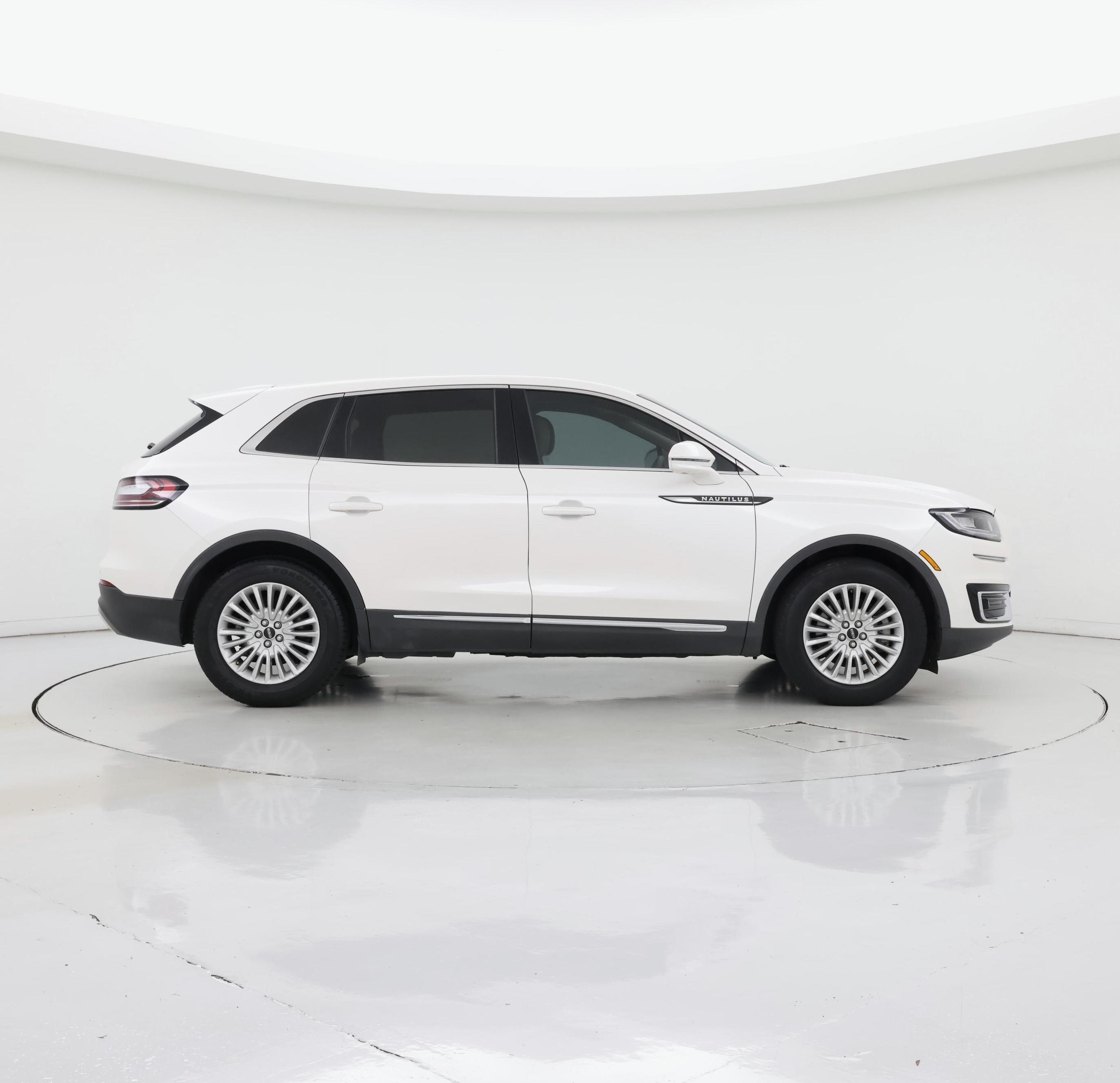 Thumbnail: 2019 Lincoln Nautilus - 7