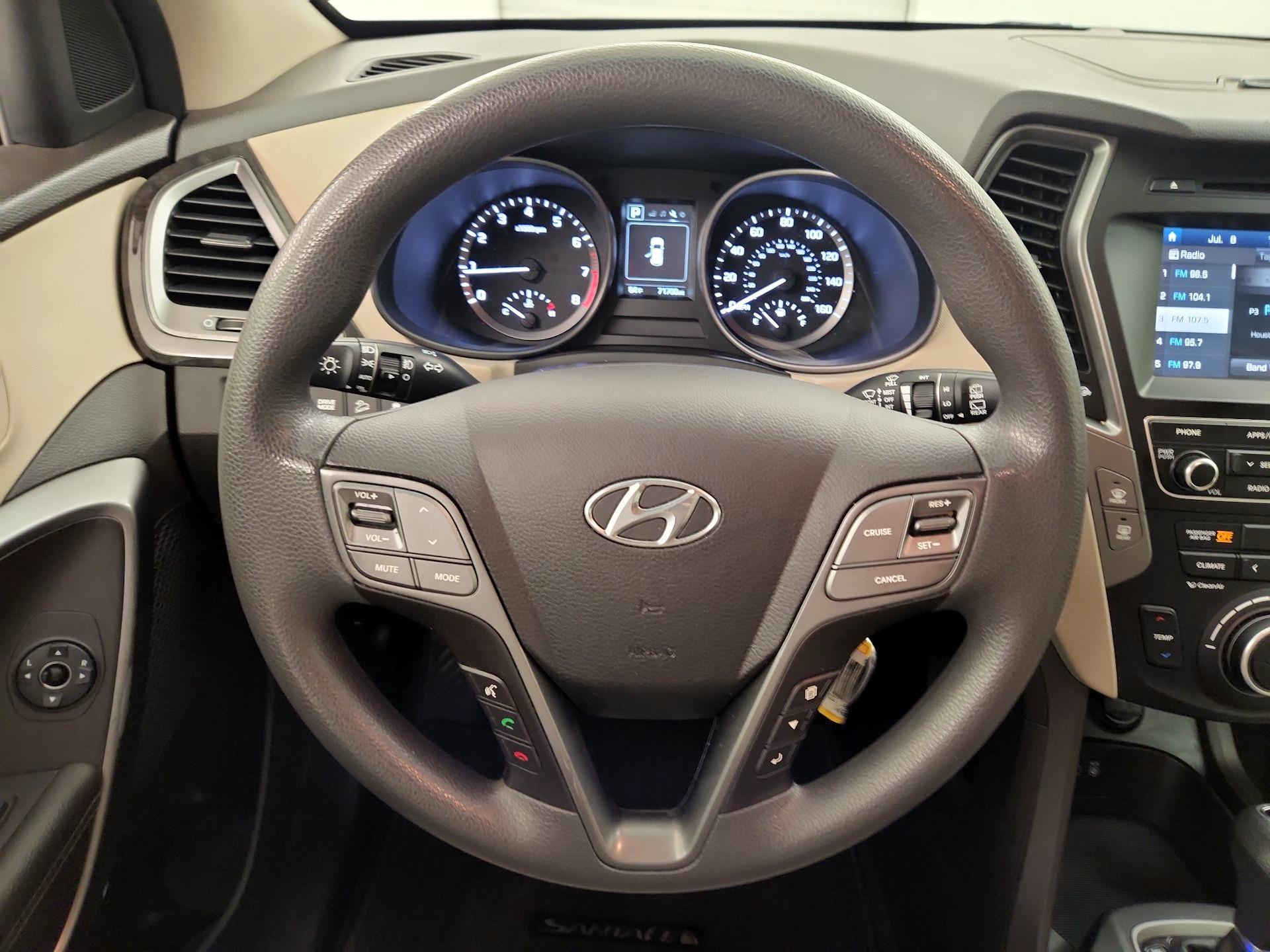 Thumbnail: 2017 Hyundai Santa Fe - 10