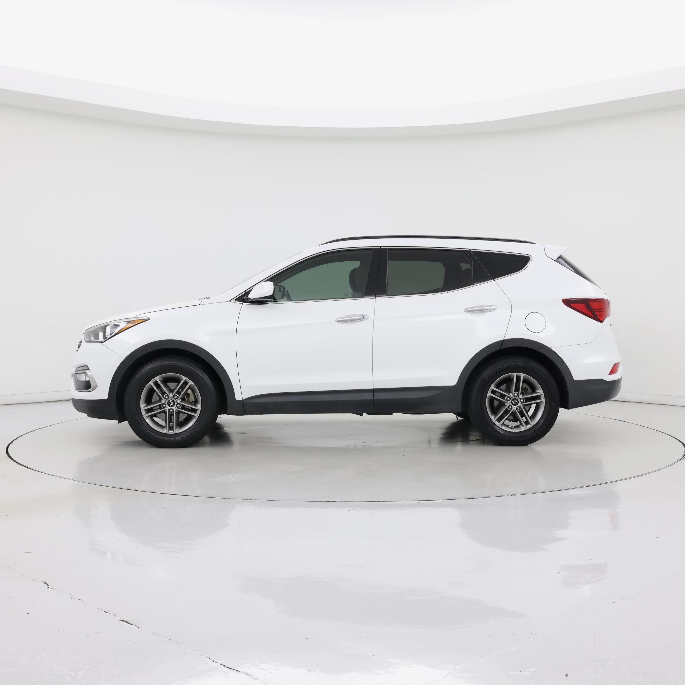 Thumbnail: 2017 Hyundai Santa Fe - 3