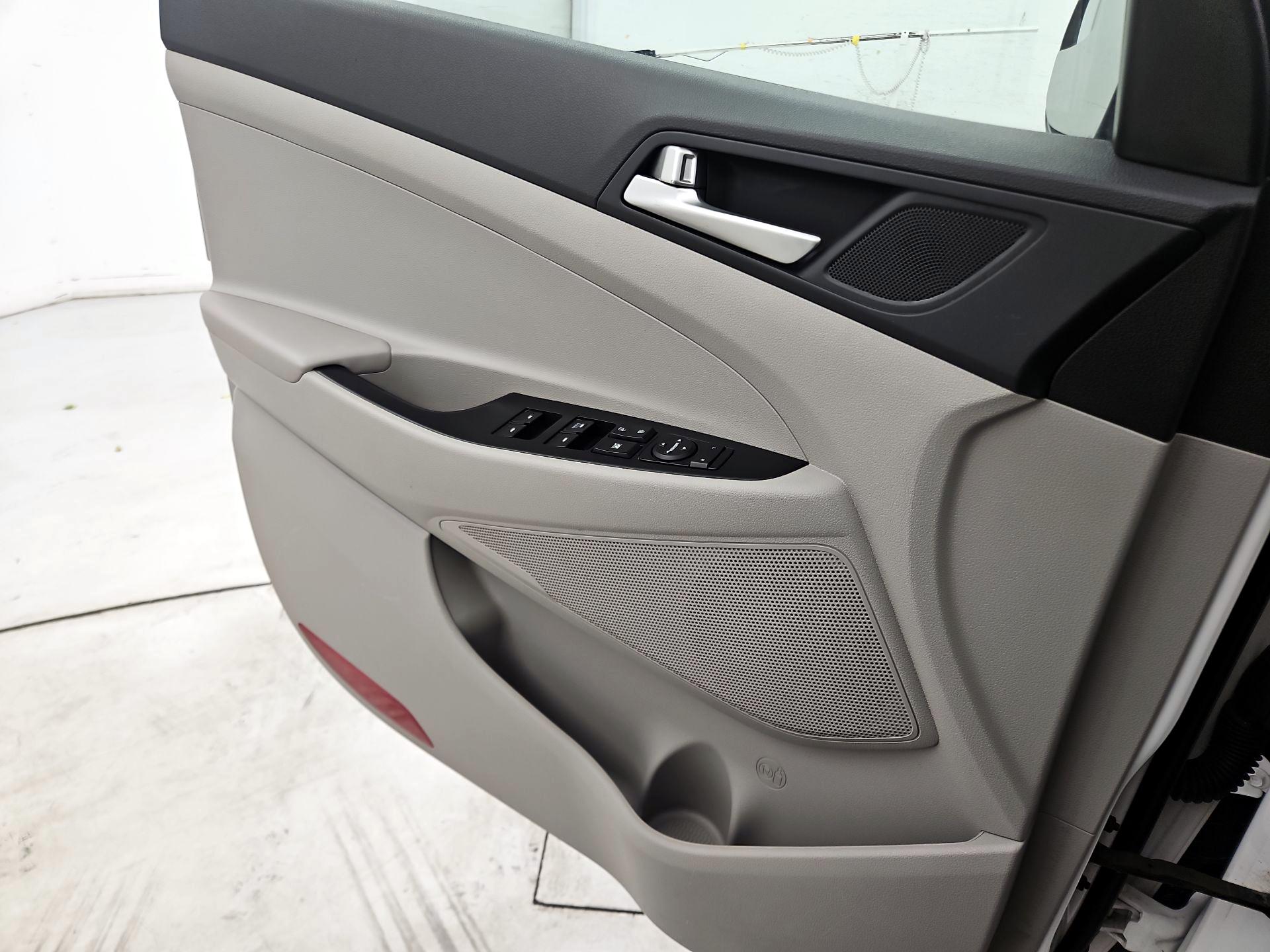 Thumbnail: 2019 Hyundai Tucson - 10