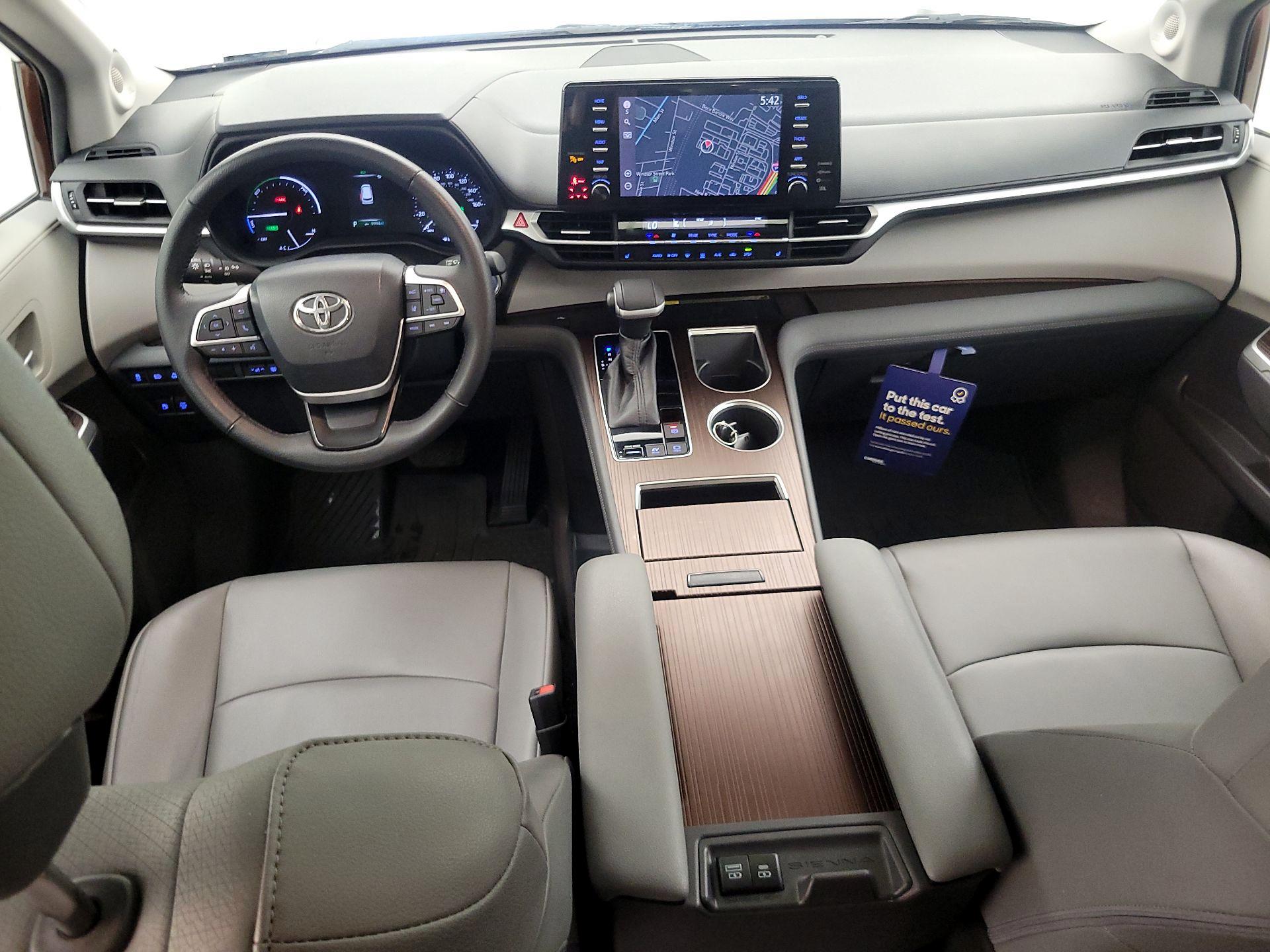 Thumbnail: 2022 Toyota Sienna - 9