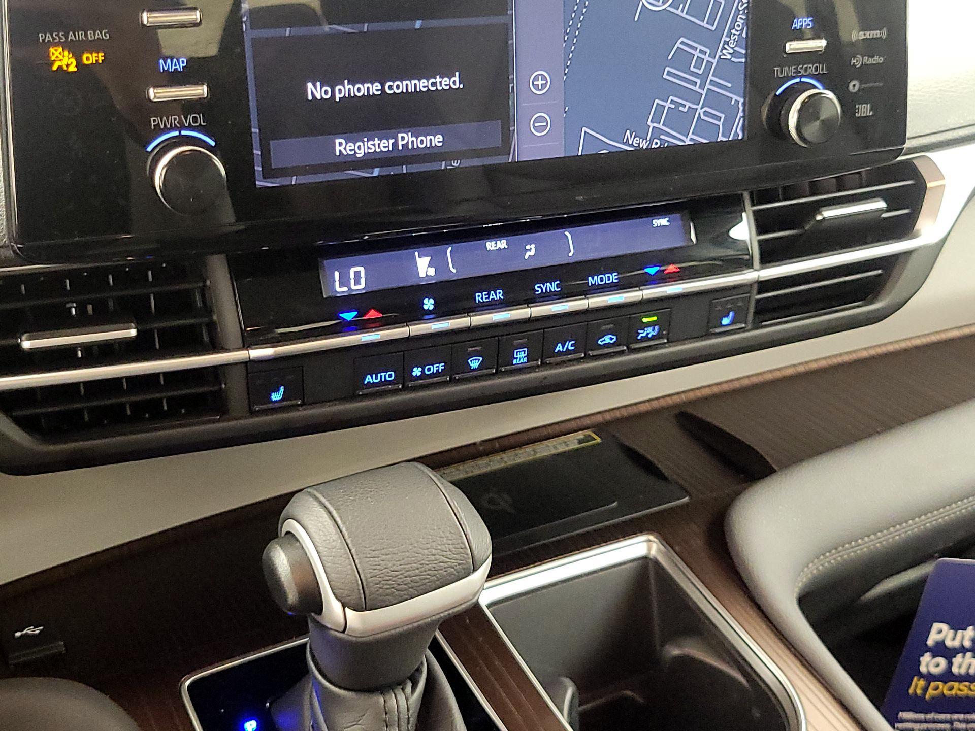 Thumbnail: 2022 Toyota Sienna - 17