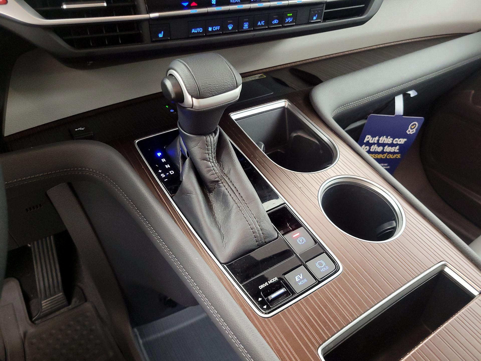 Thumbnail: 2022 Toyota Sienna - 18