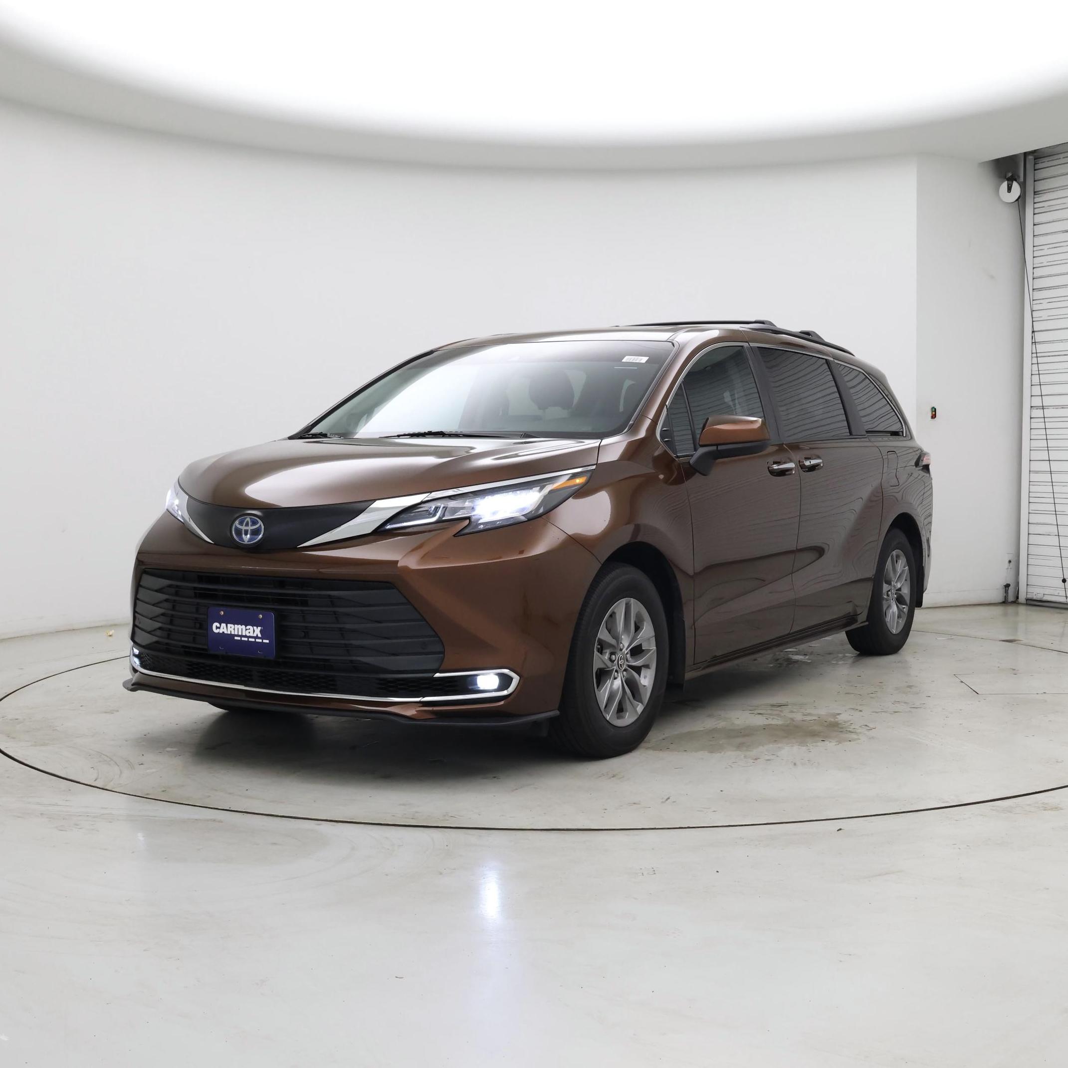 Thumbnail: 2022 Toyota Sienna - 4