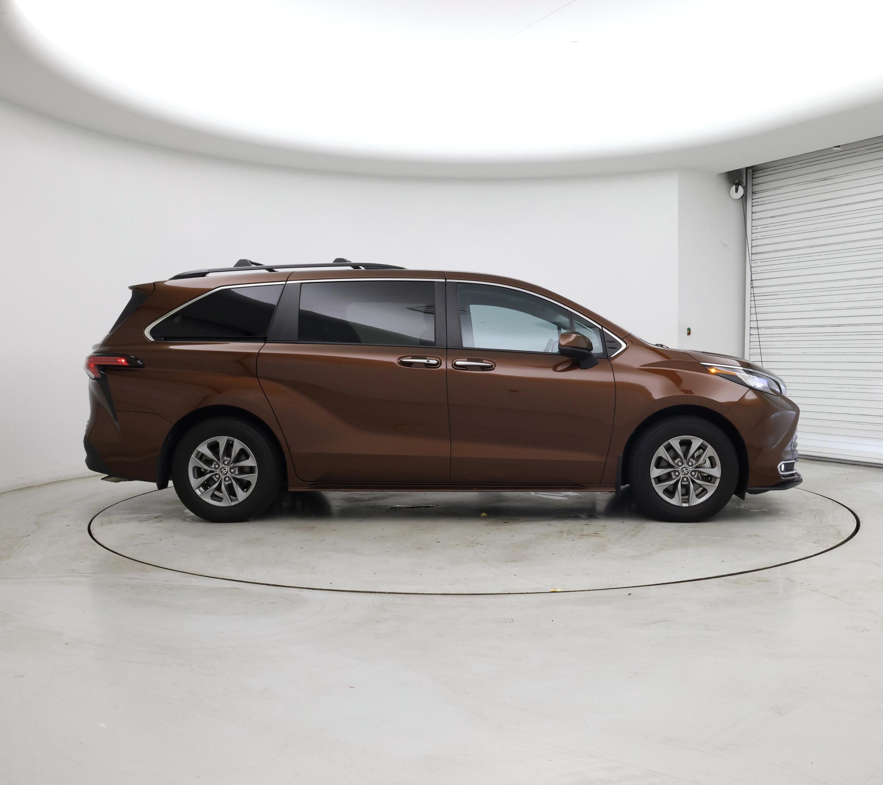 Thumbnail: 2022 Toyota Sienna - 7