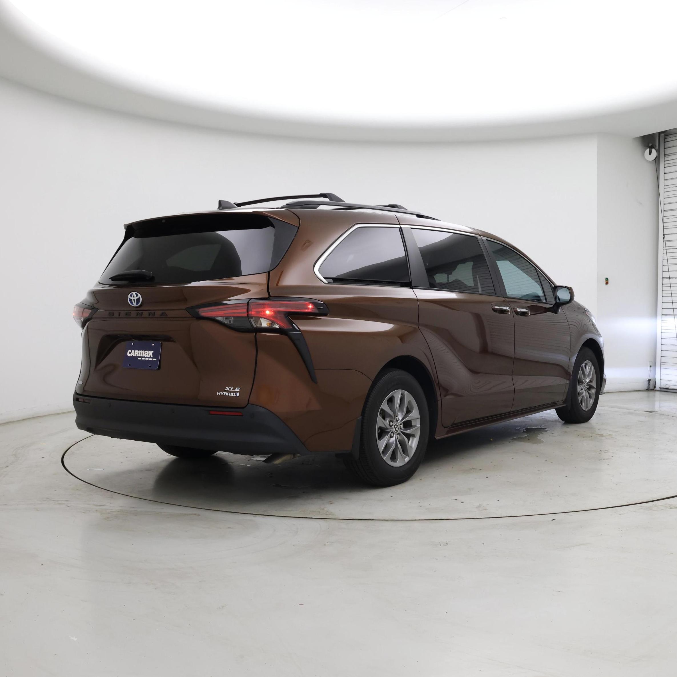 Thumbnail: 2022 Toyota Sienna - 8