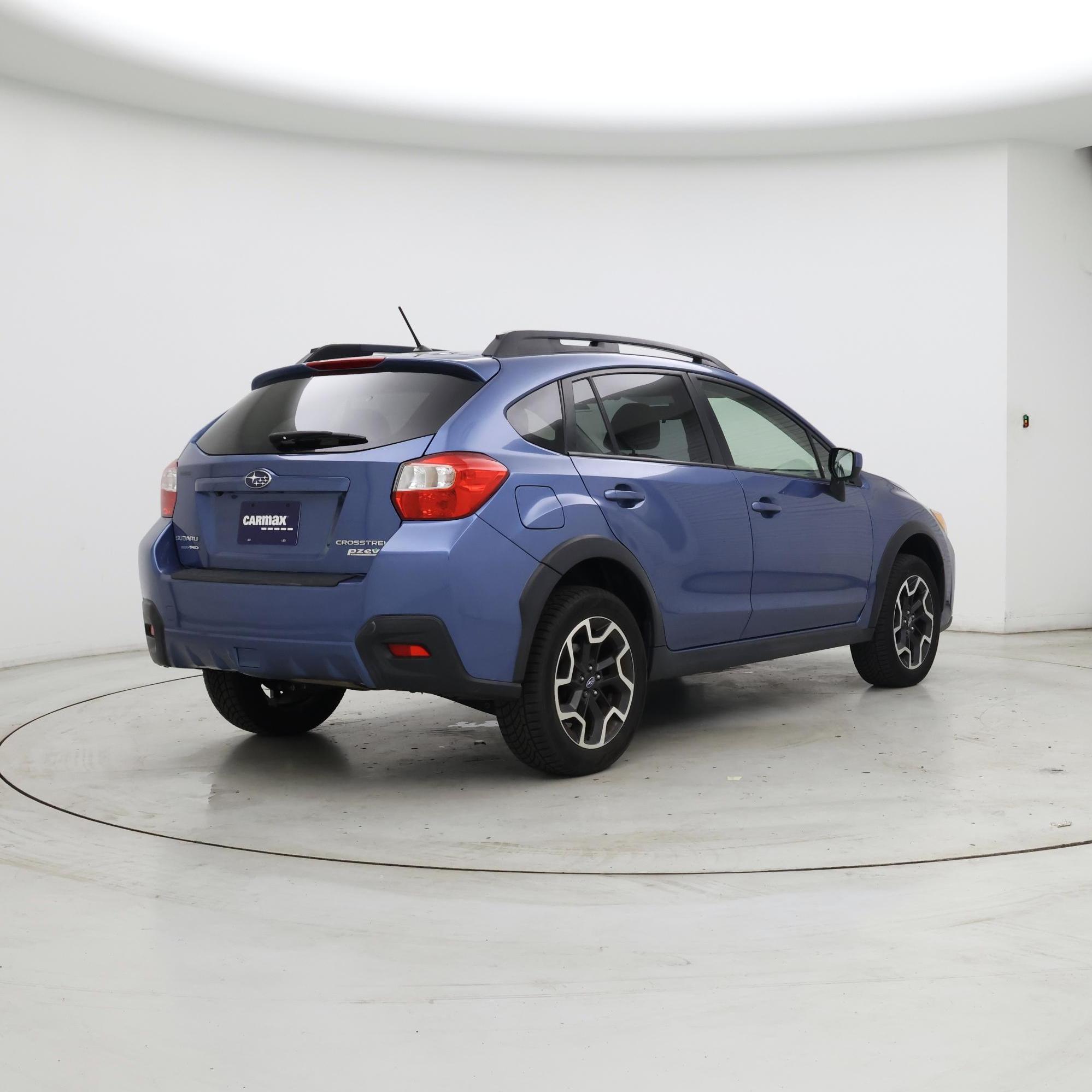 Thumbnail: 2017 Subaru Crosstrek - 8