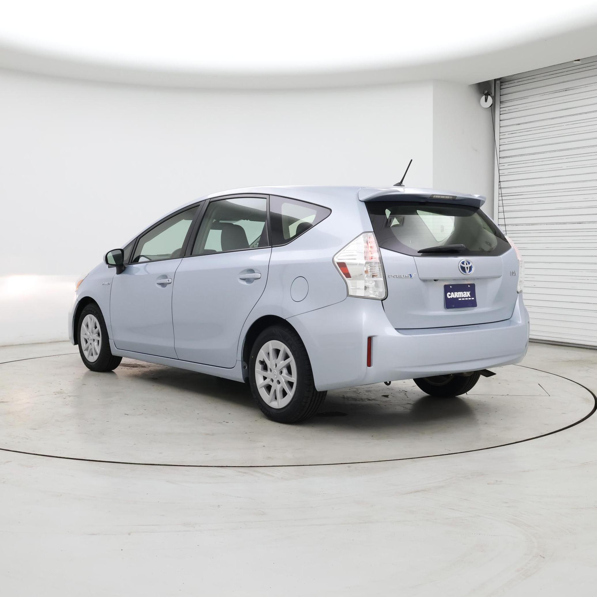 Thumbnail: 2013 Toyota Prius v - 2