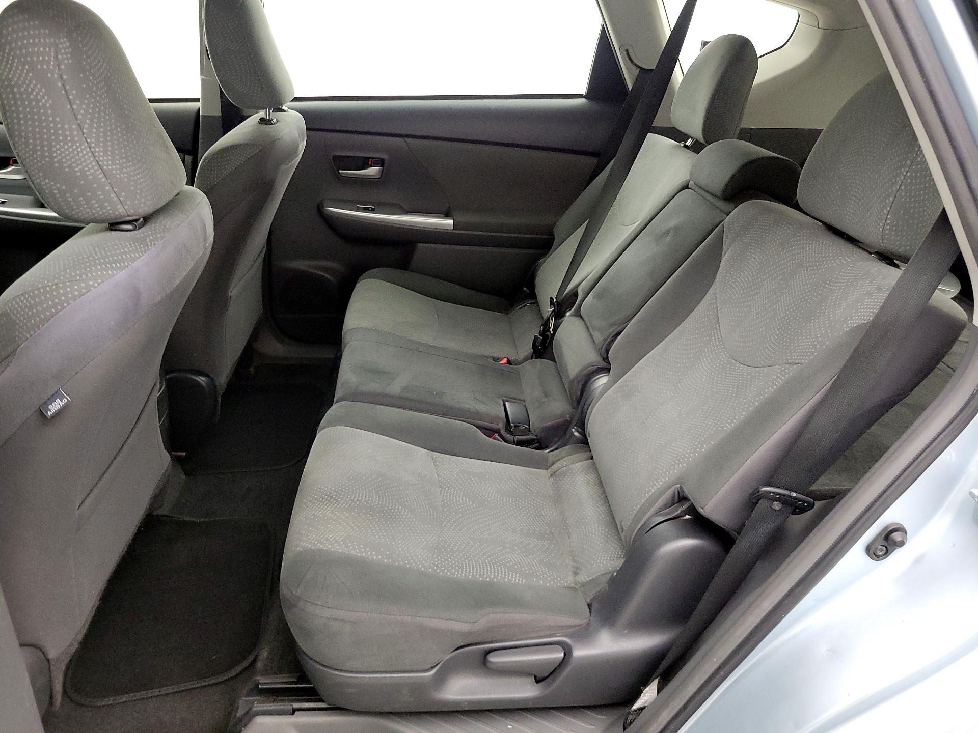 Thumbnail: 2013 Toyota Prius v - 19