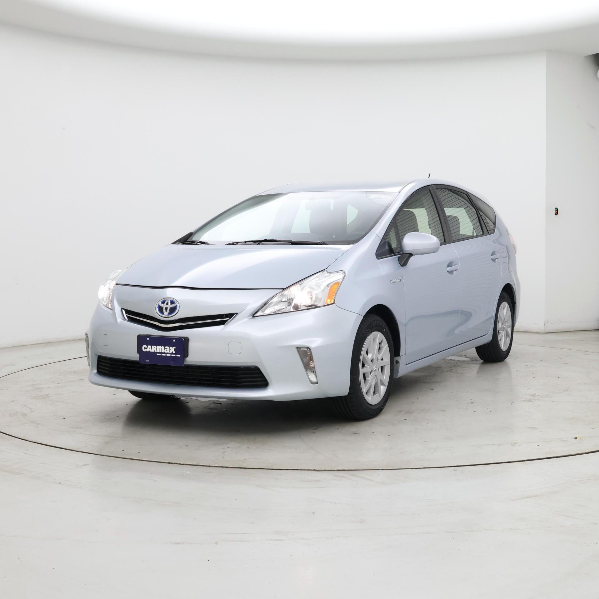 Thumbnail: 2013 Toyota Prius v - 4