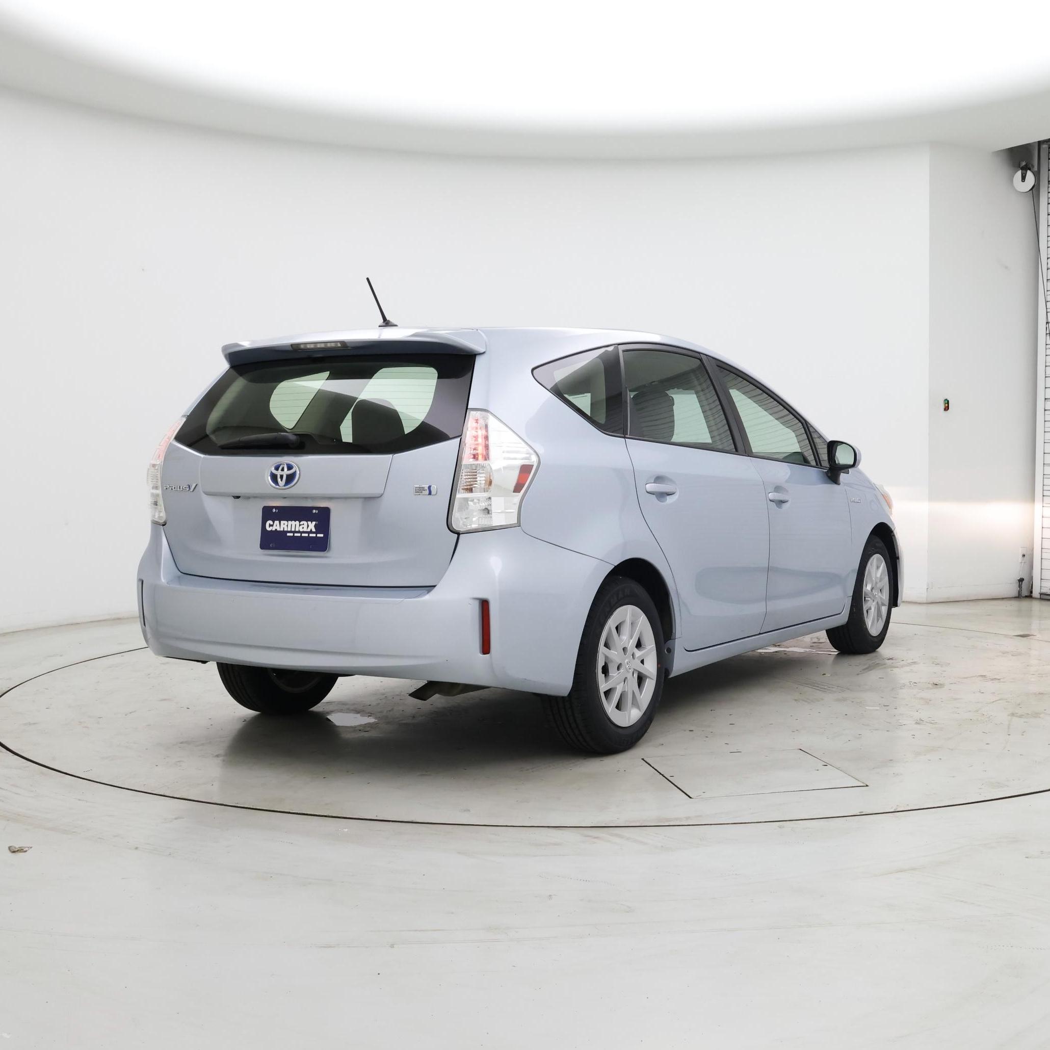 Thumbnail: 2013 Toyota Prius v - 8