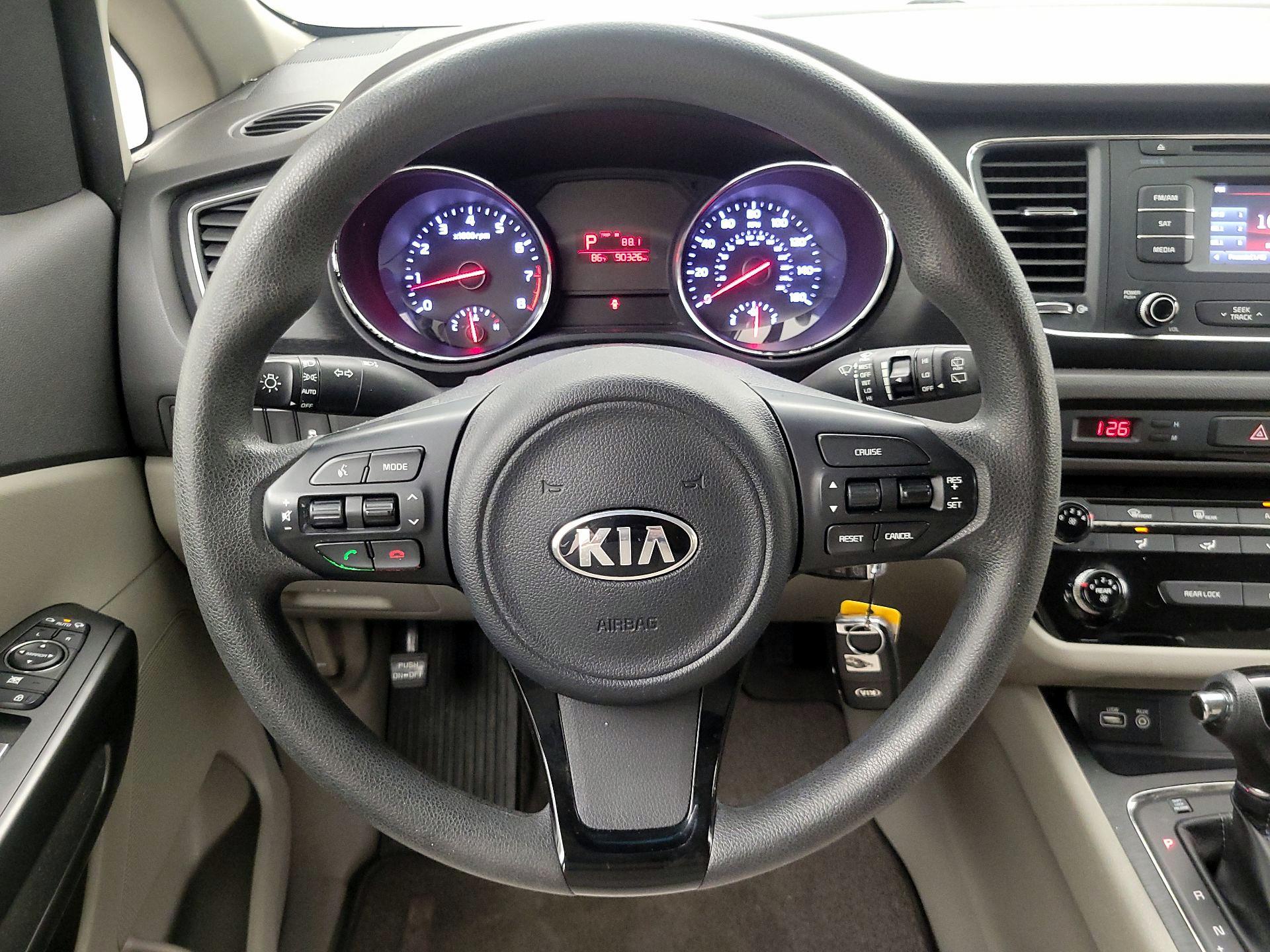 Thumbnail: 2016 Kia Sedona - 10