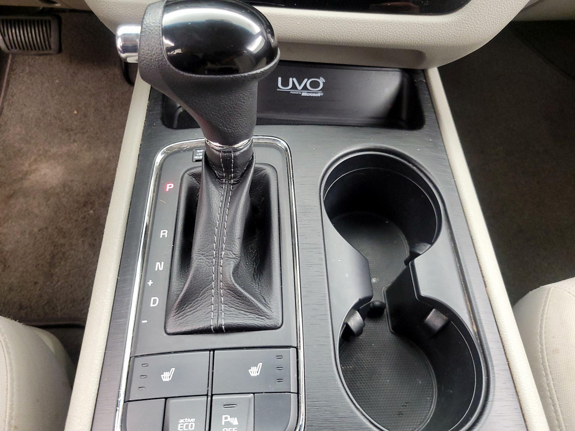 Thumbnail: 2016 Kia Sedona - 17