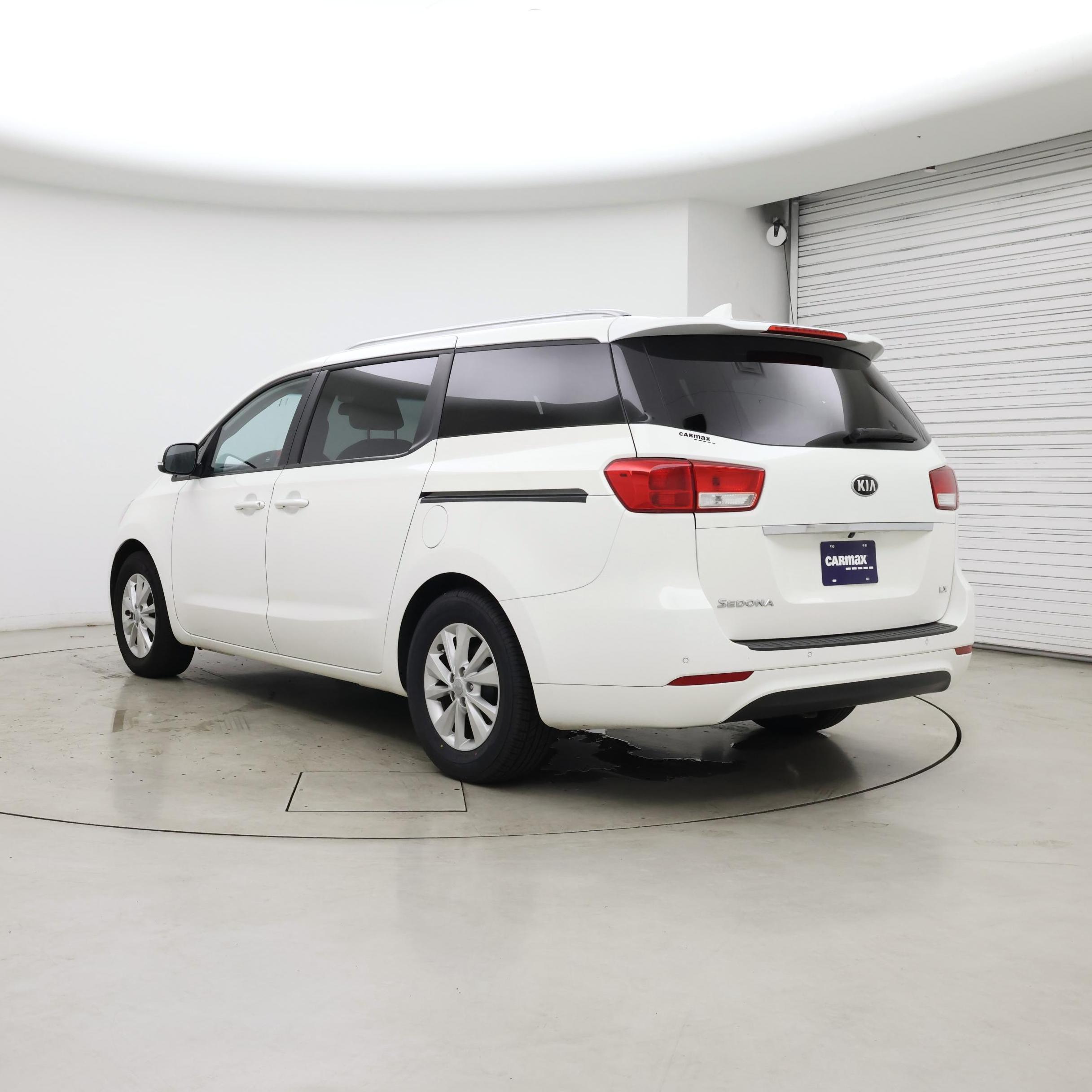 Thumbnail: 2016 Kia Sedona - 2