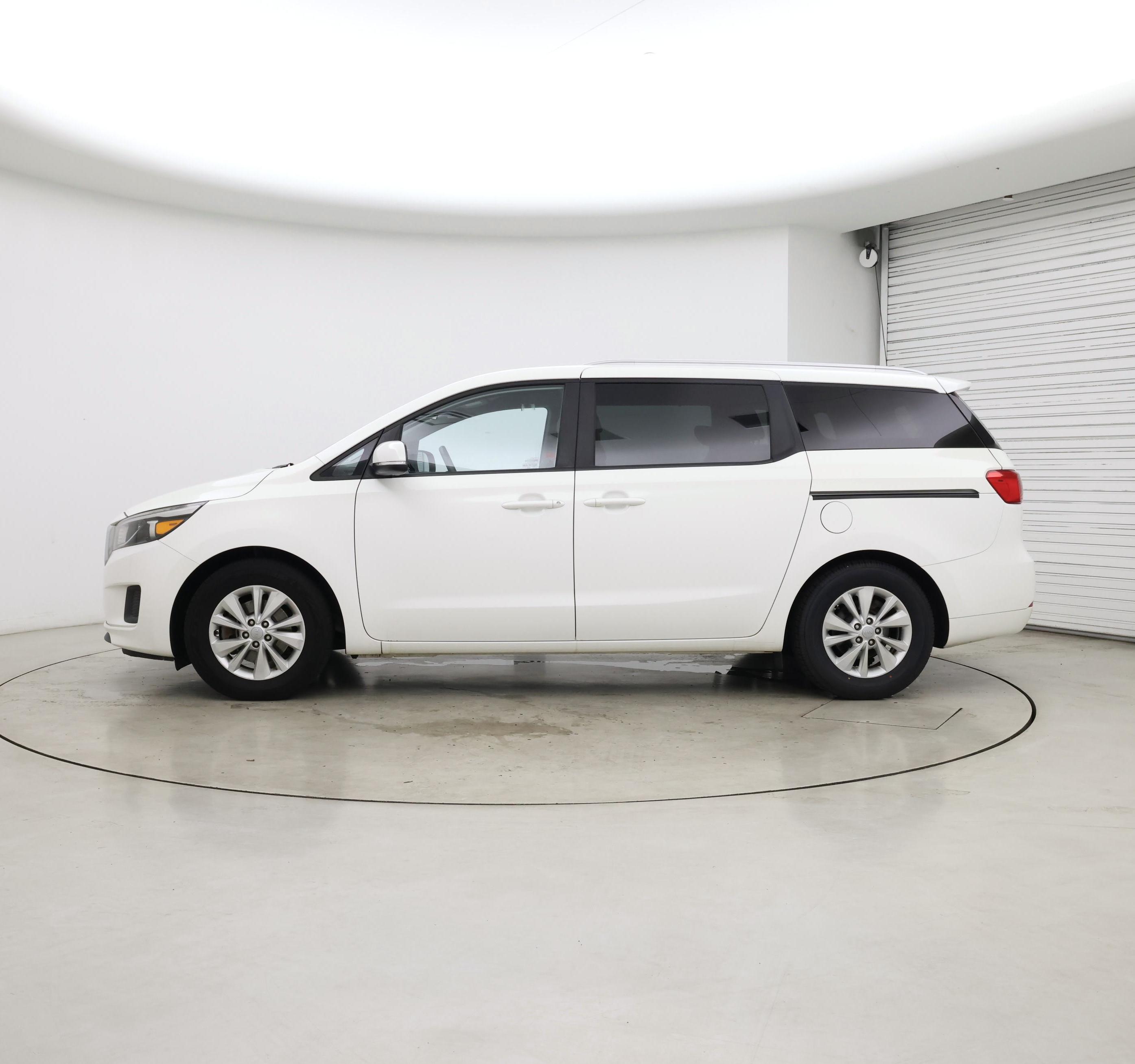 Thumbnail: 2016 Kia Sedona - 3