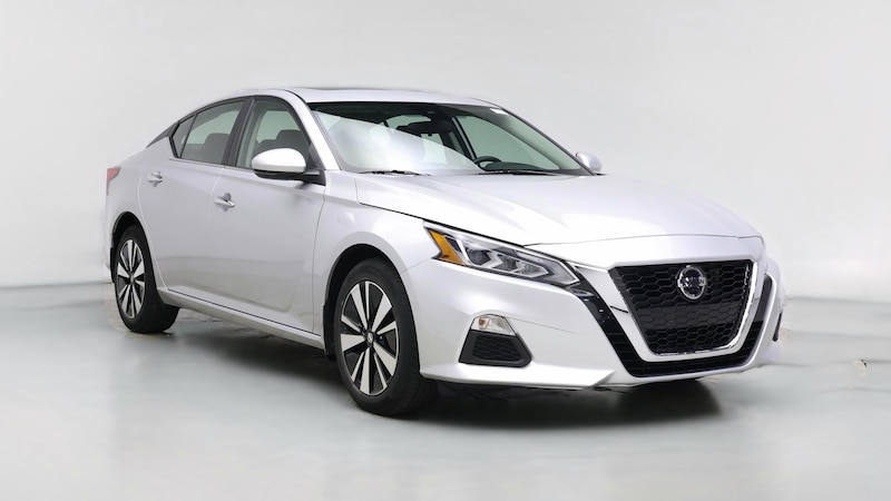 2021 Nissan Altima SV Hero Image