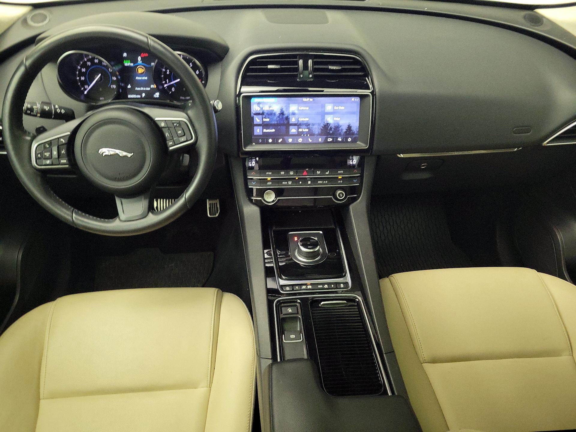 Thumbnail: 2019 Jaguar F-Pace - 9