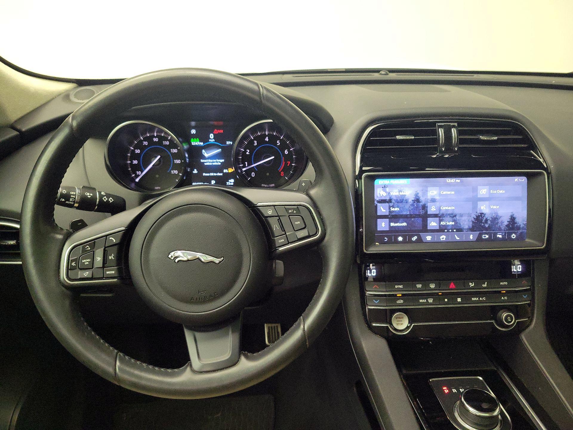 Thumbnail: 2019 Jaguar F-Pace - 10