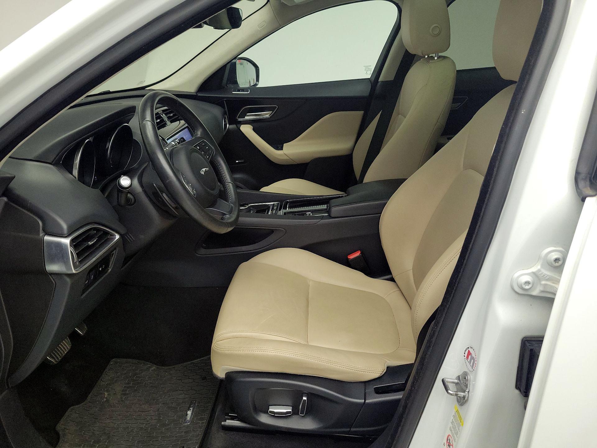 Thumbnail: 2019 Jaguar F-Pace - 11