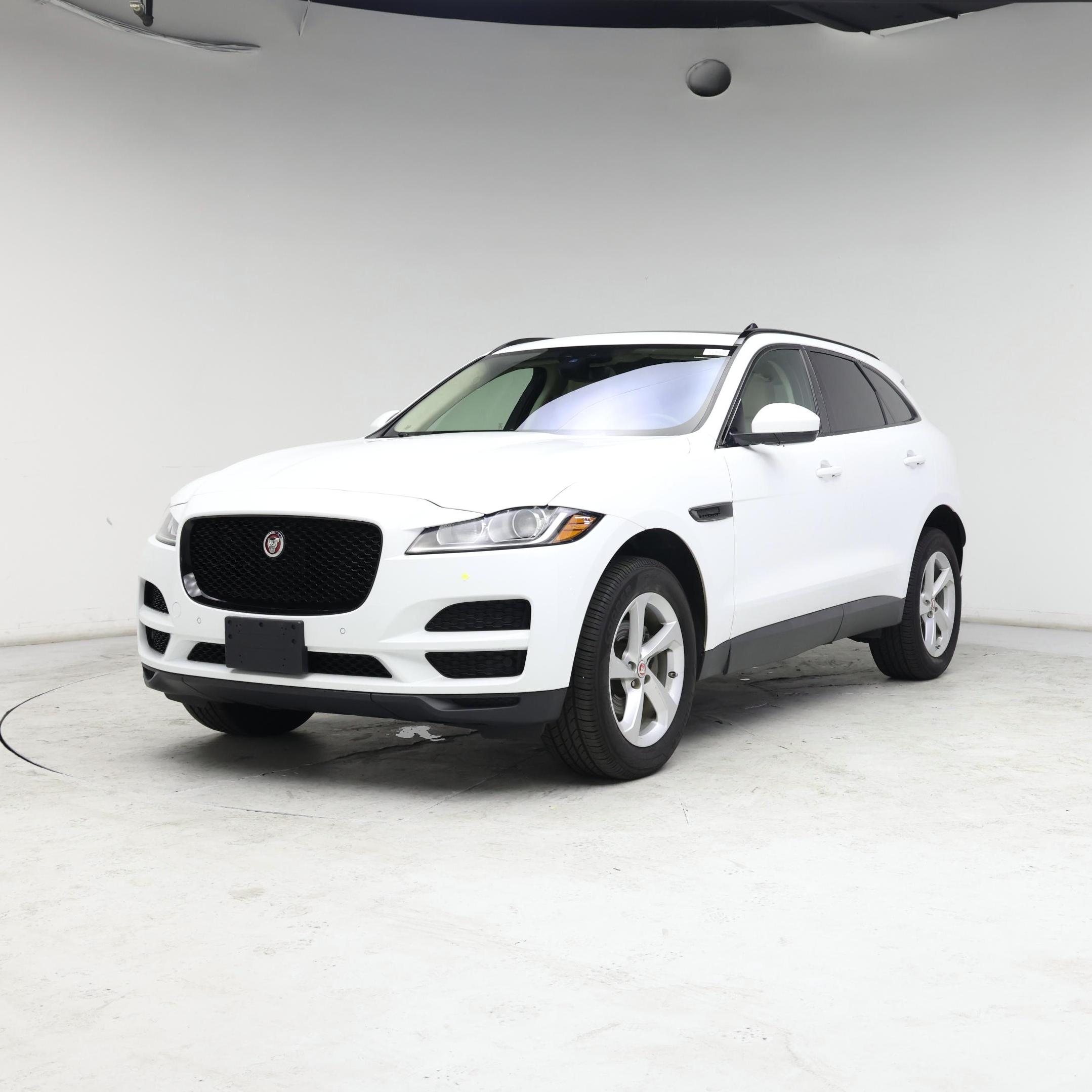 Thumbnail: 2019 Jaguar F-Pace - 4