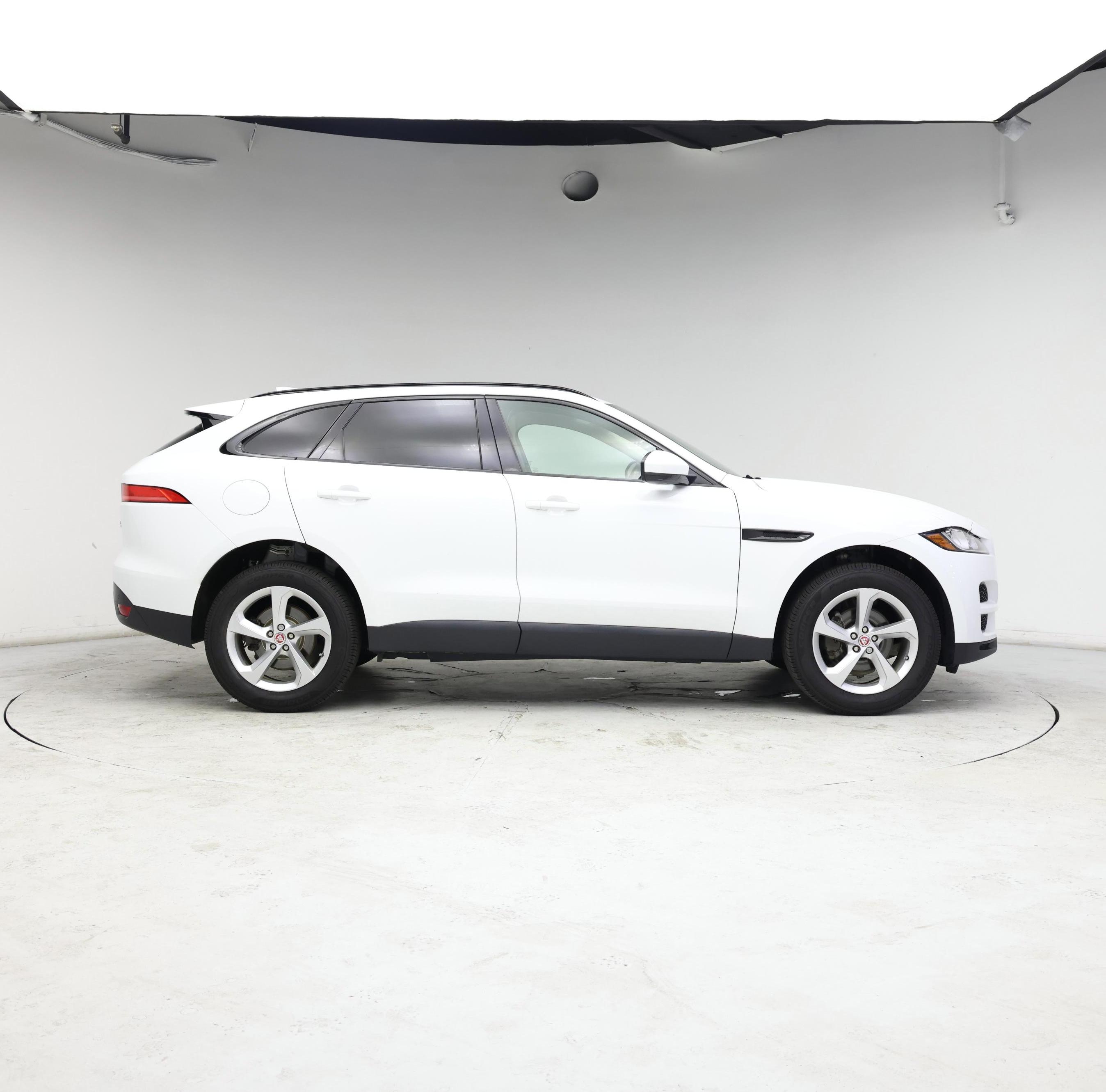 Thumbnail: 2019 Jaguar F-Pace - 7