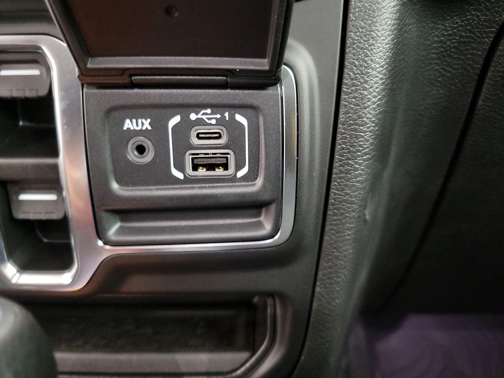 Thumbnail: 2023 Jeep Gladiator - 19