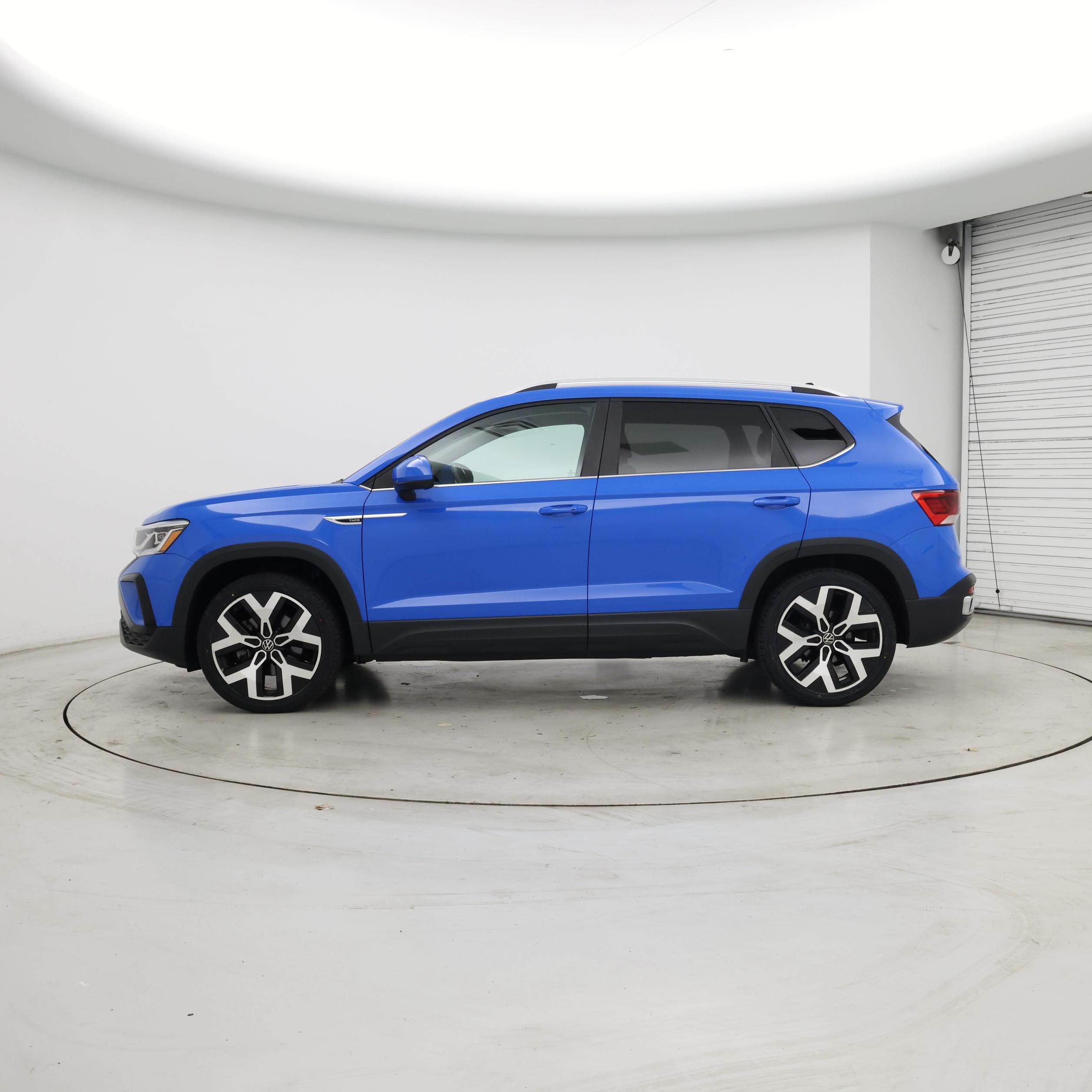 Thumbnail: 2022 Volkswagen Taos - 3