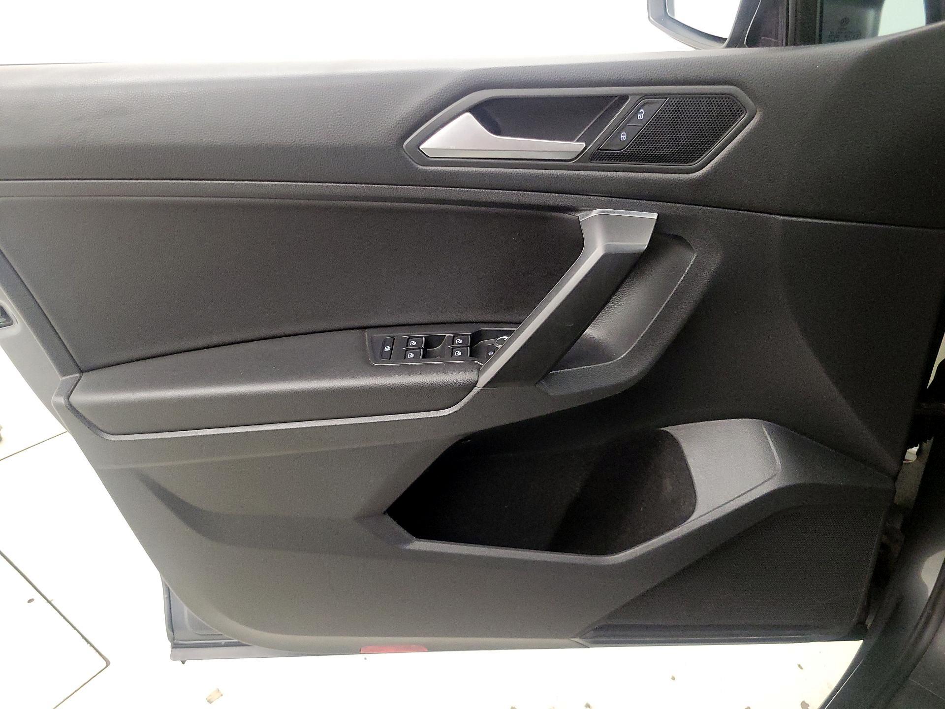 Thumbnail: 2021 Volkswagen Tiguan - 12