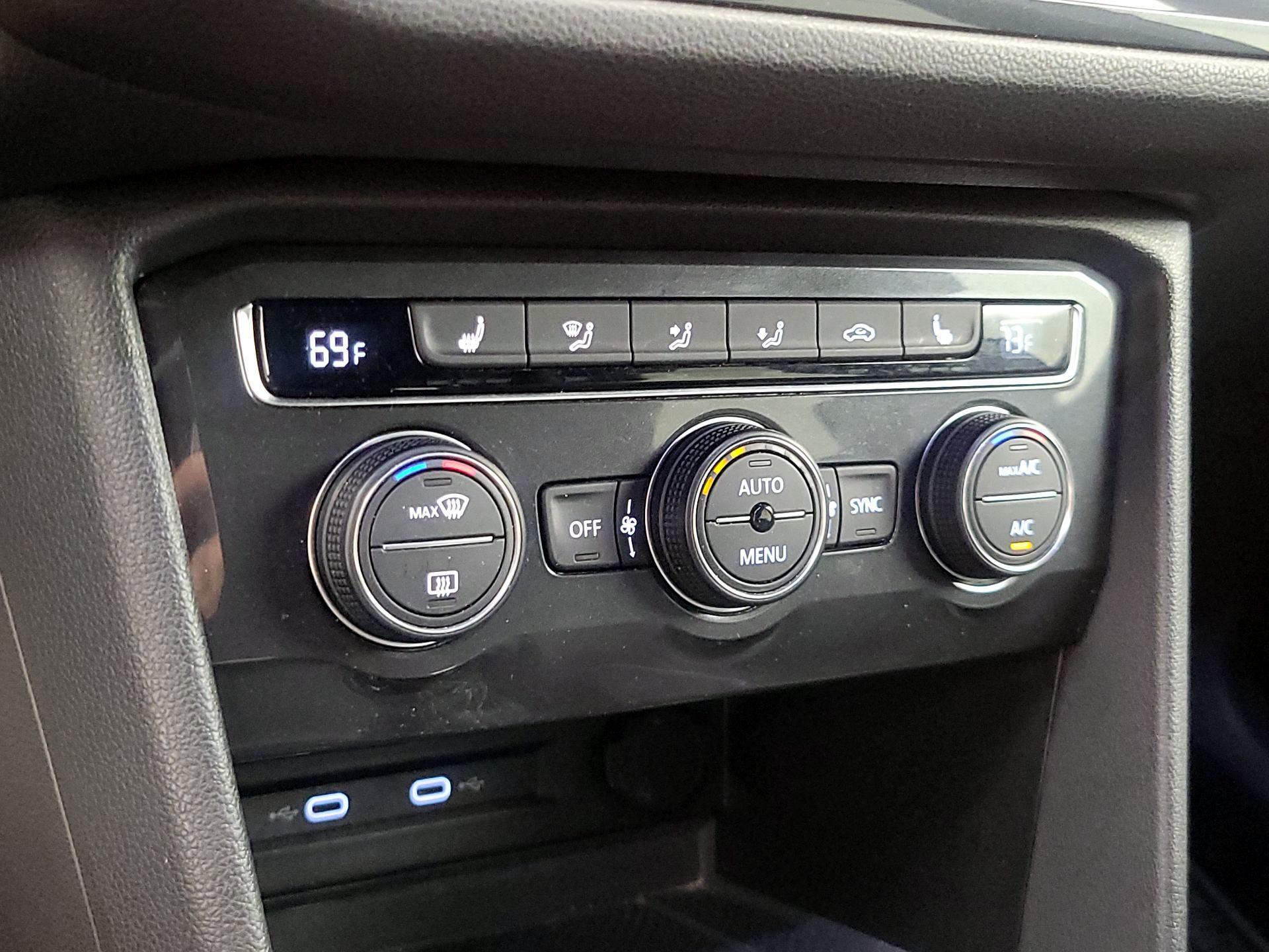 Thumbnail: 2021 Volkswagen Tiguan - 16