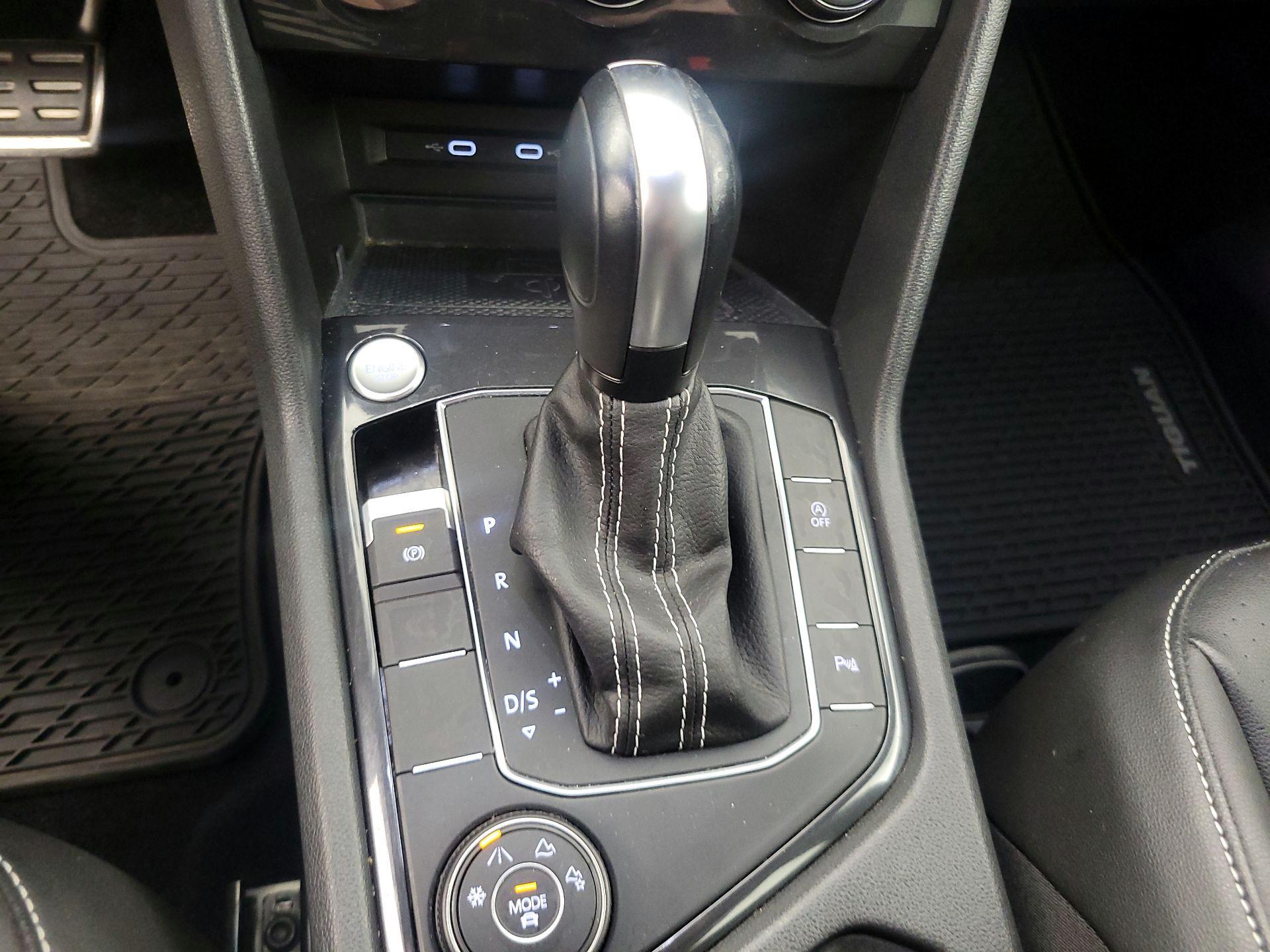 Thumbnail: 2021 Volkswagen Tiguan - 17