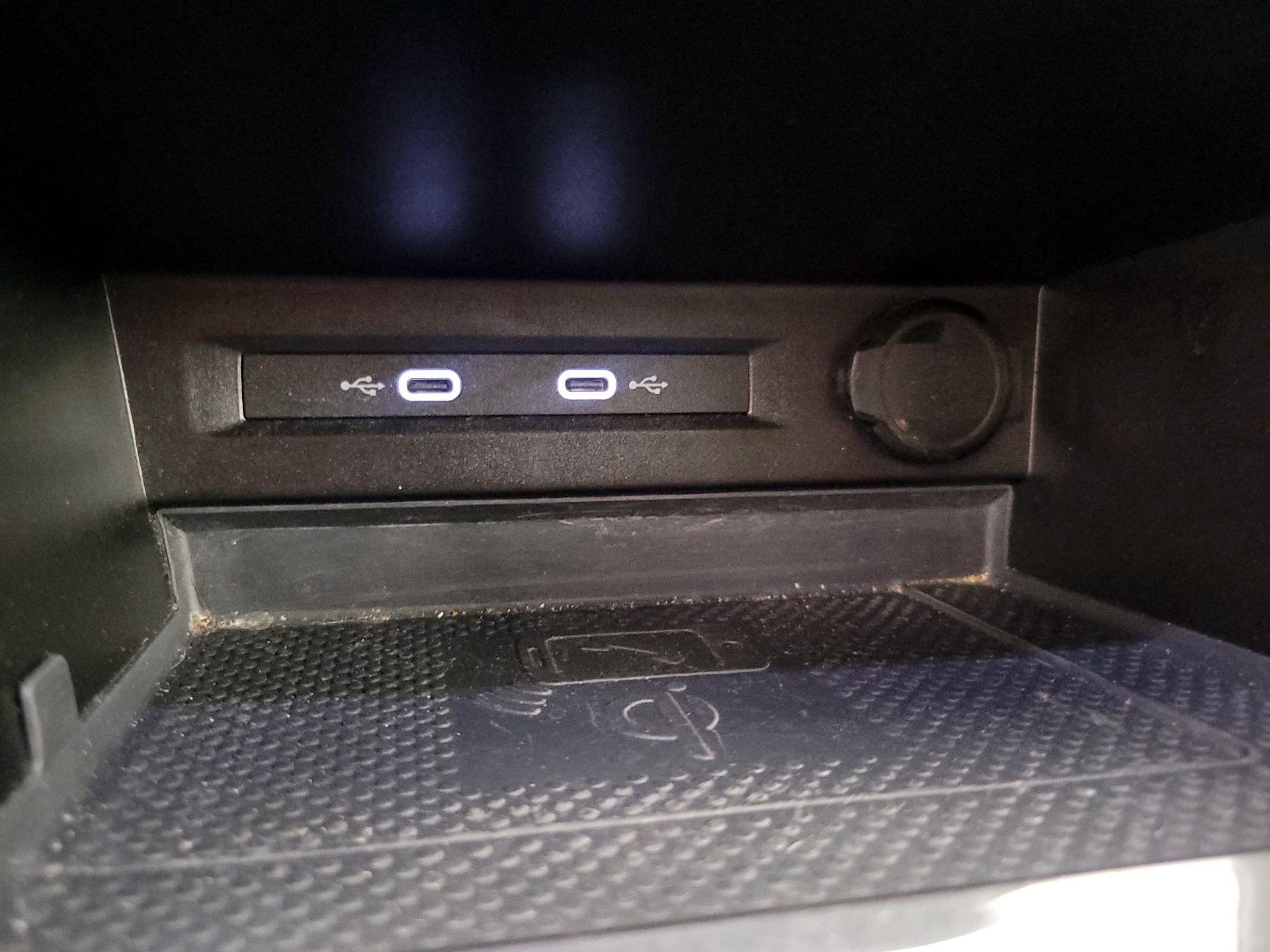 Thumbnail: 2021 Volkswagen Tiguan - 18