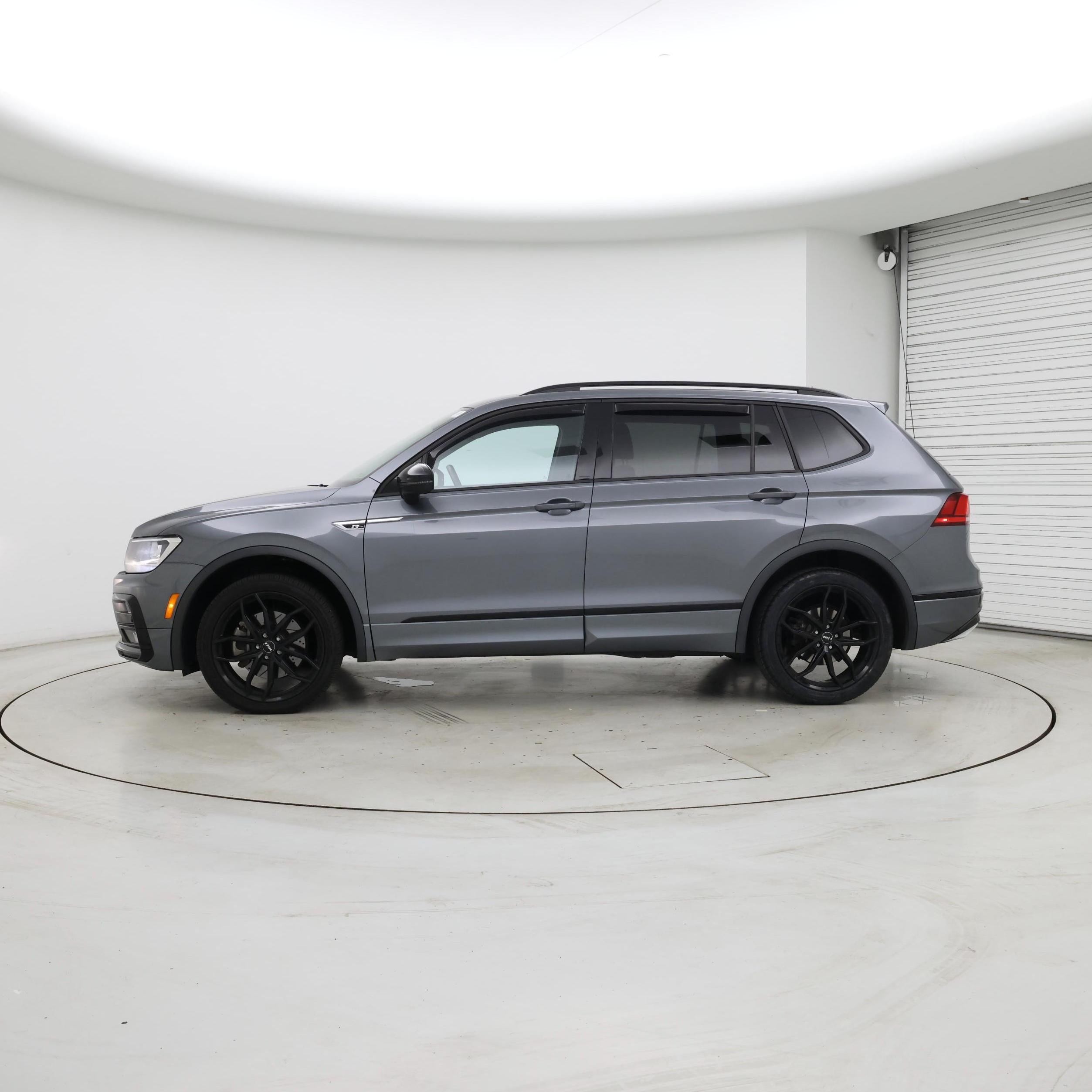 Thumbnail: 2021 Volkswagen Tiguan - 3