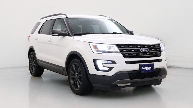 2017 Ford Explorer XLT Hero Image