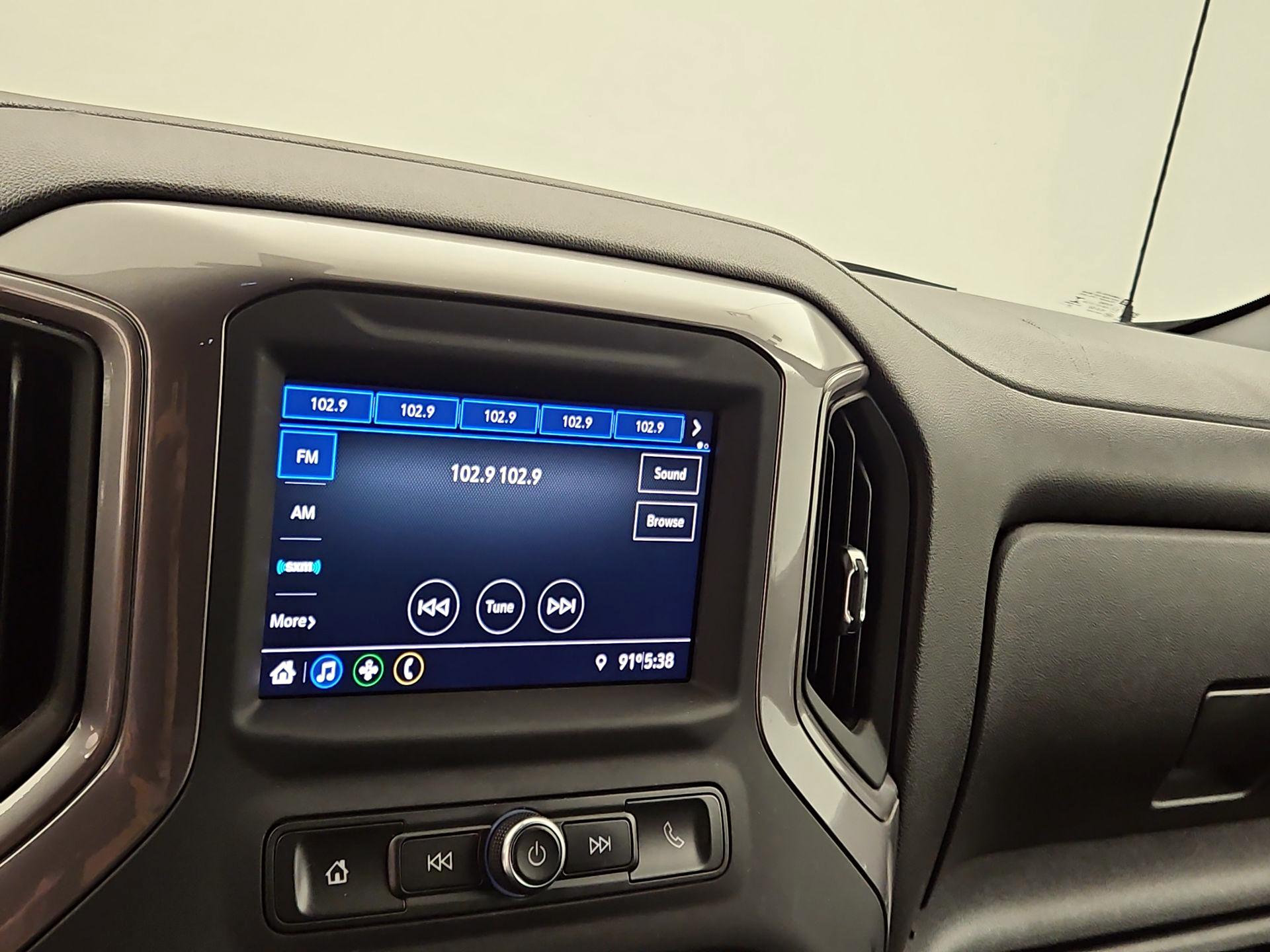 Thumbnail: 2020 Chevrolet Silverado 1500 - 15