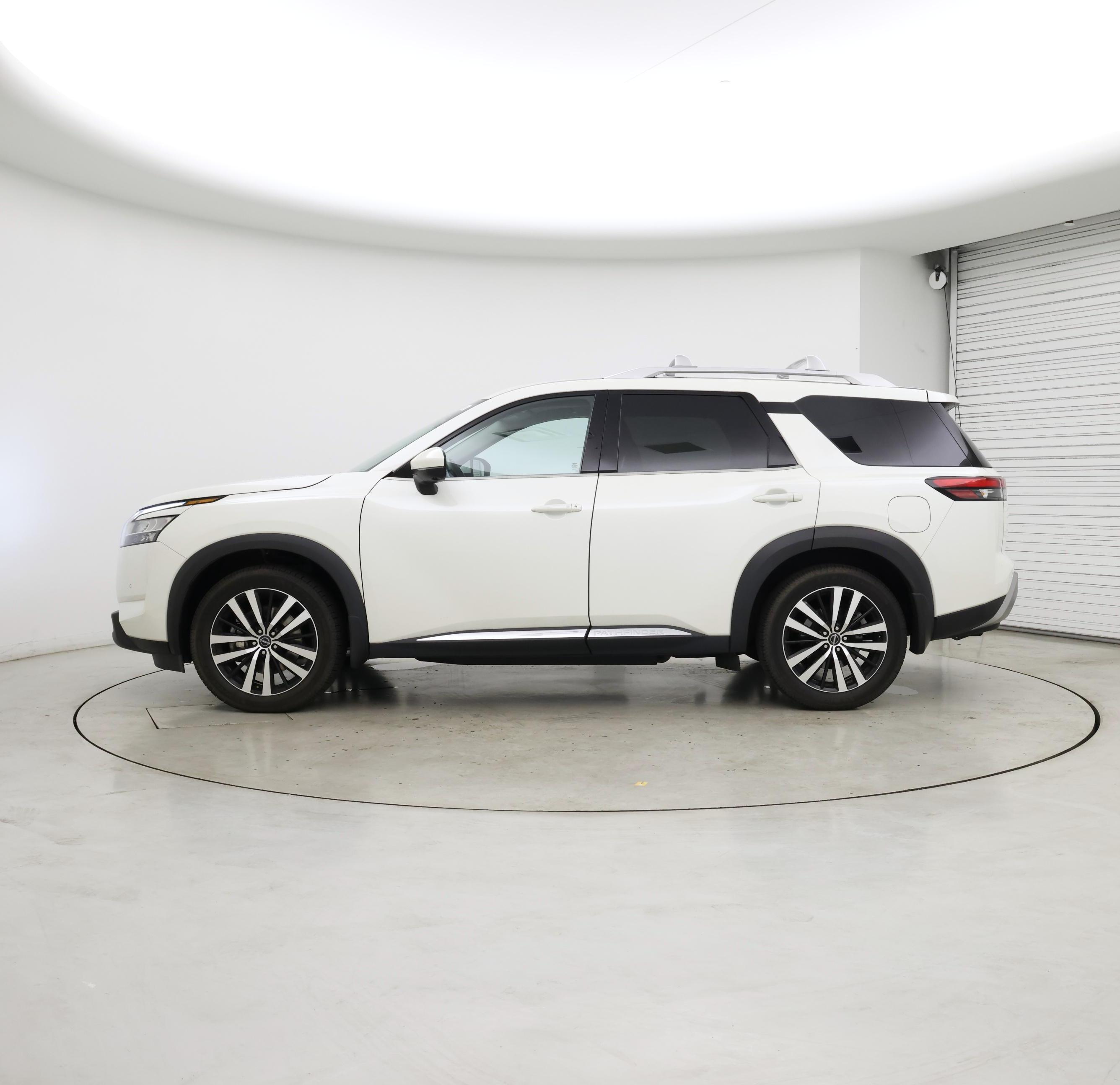 Thumbnail: 2023 Nissan Pathfinder - 3