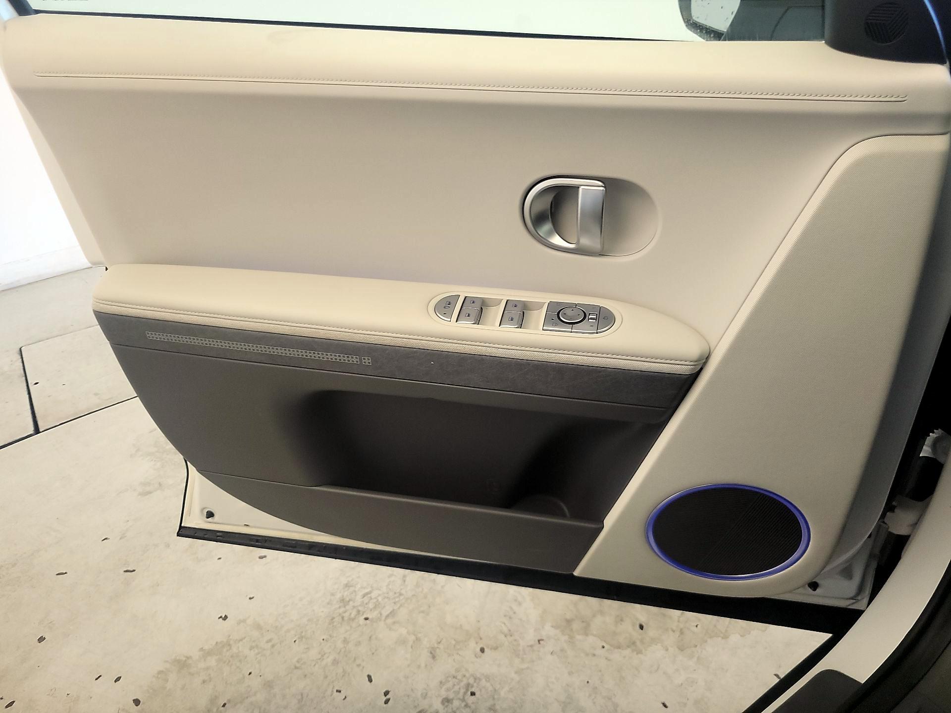 Thumbnail: 2023 Hyundai Ioniq 5 - 12