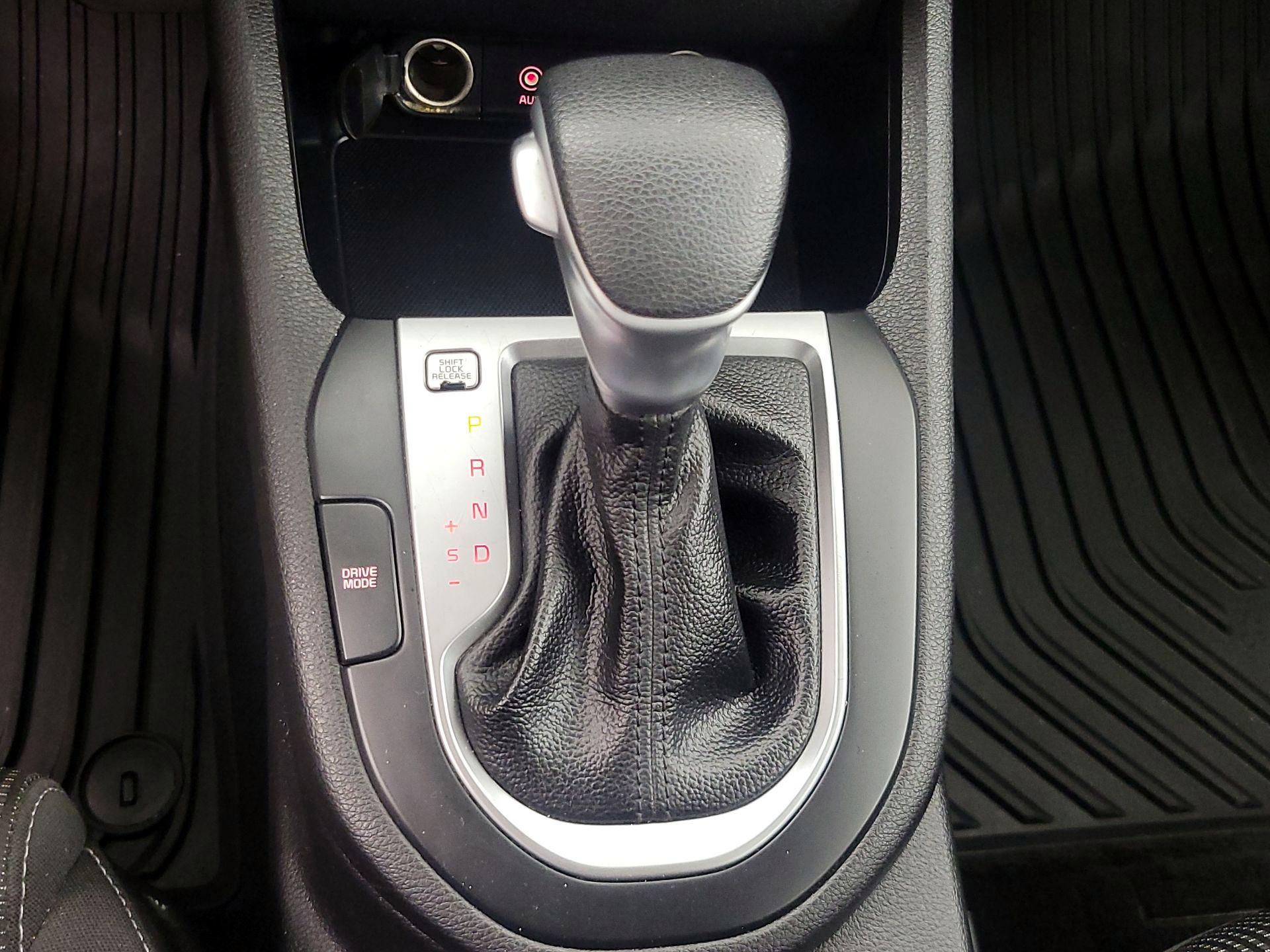 Thumbnail: 2021 Kia Forte - 17